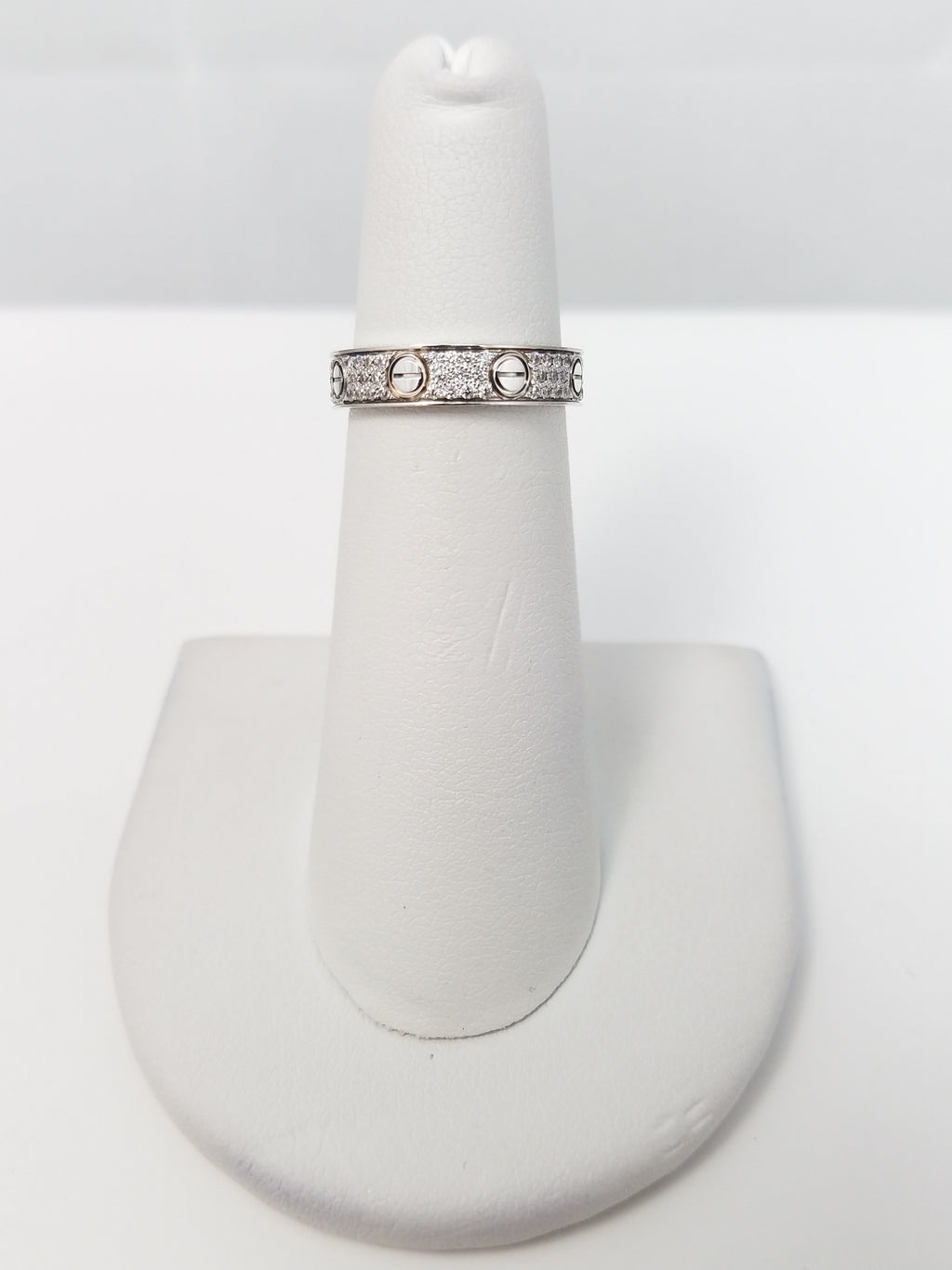 Flashy 18k White Gold Cubic Zirconia Ring Band