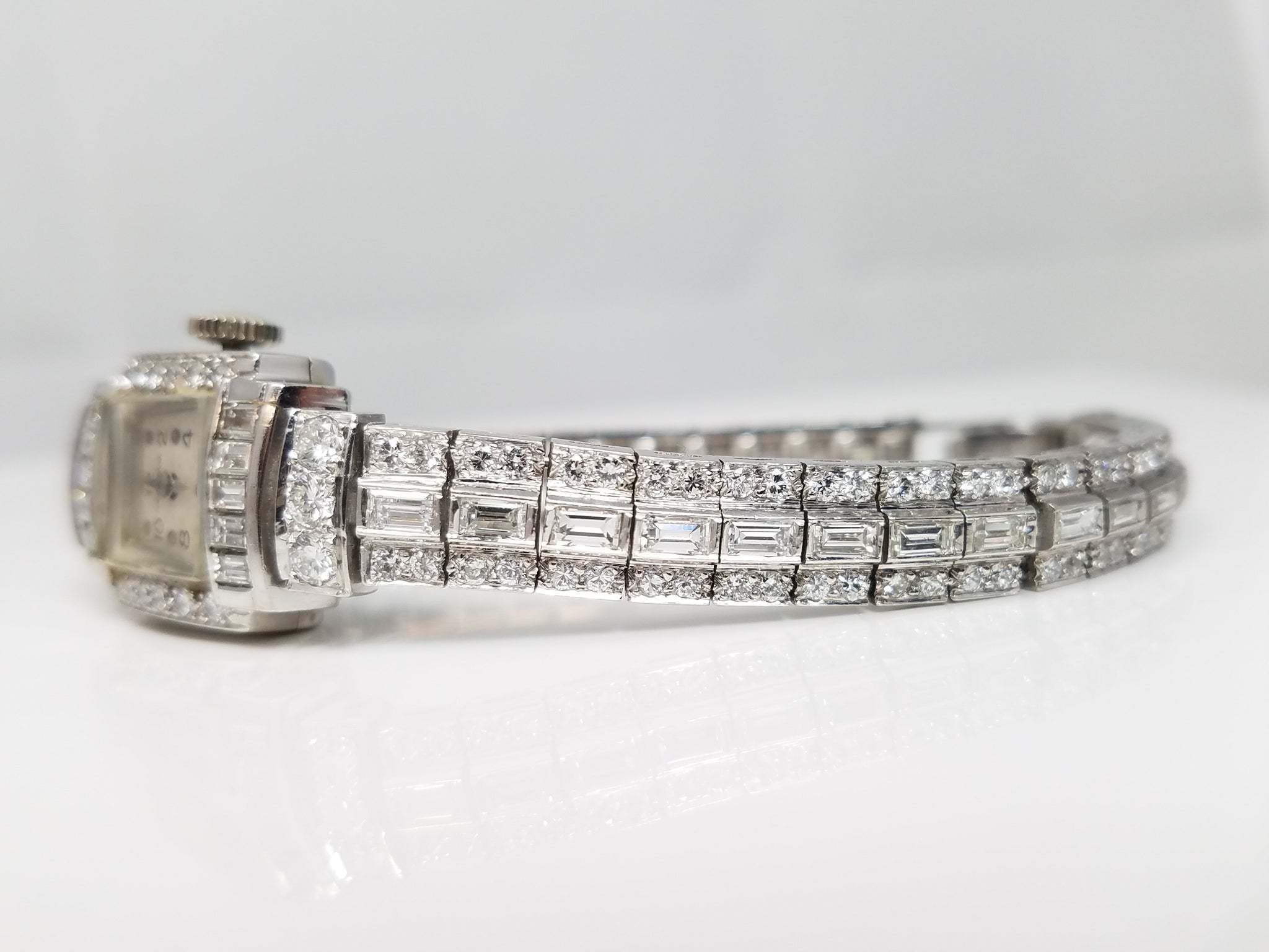 Exquisite Platinum 1950's Ladies Natural Diamond Designer Wind Up Watch