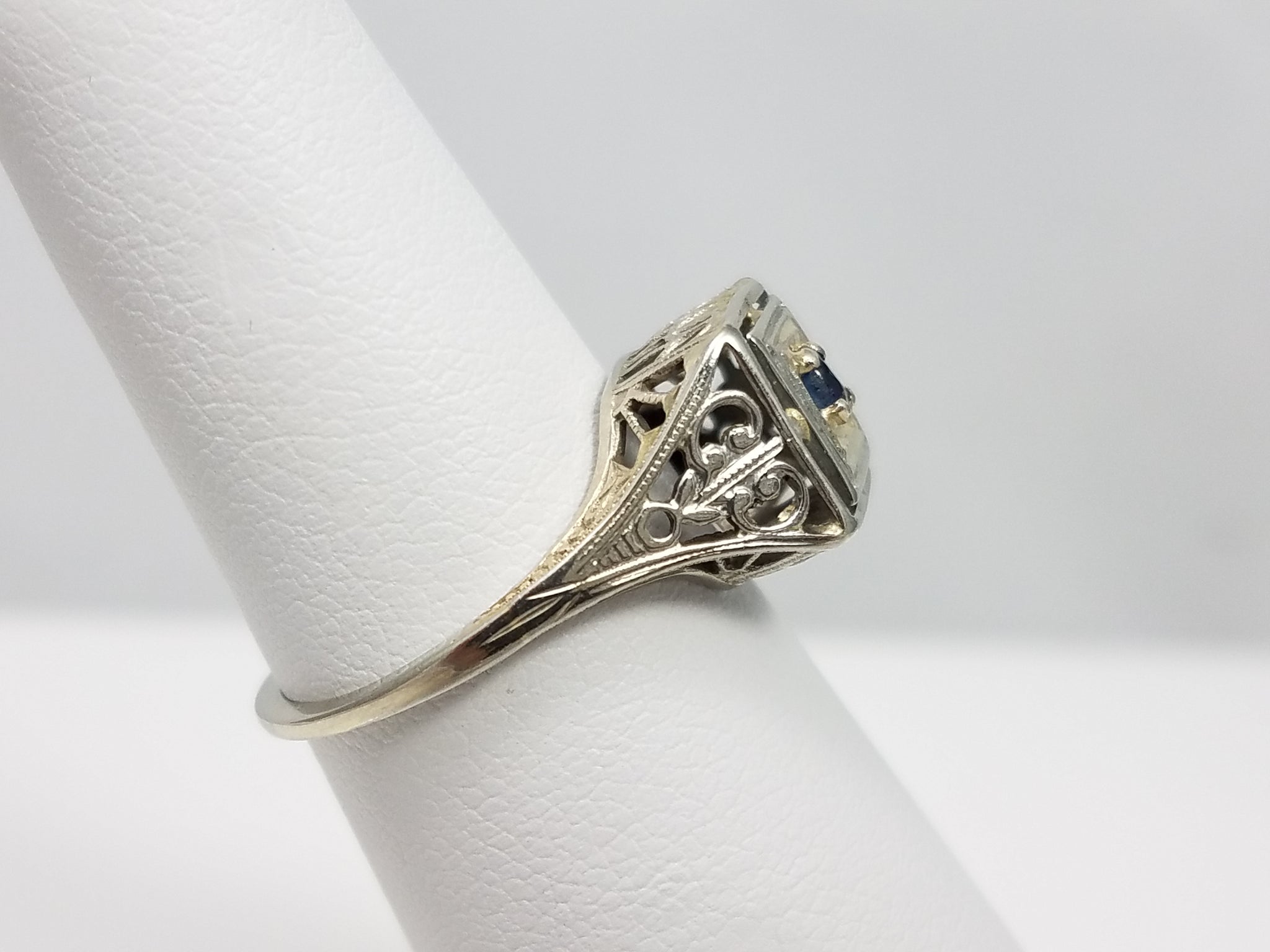 Art Deco 1930s 18k White Gold Sapphire Engagement Ring