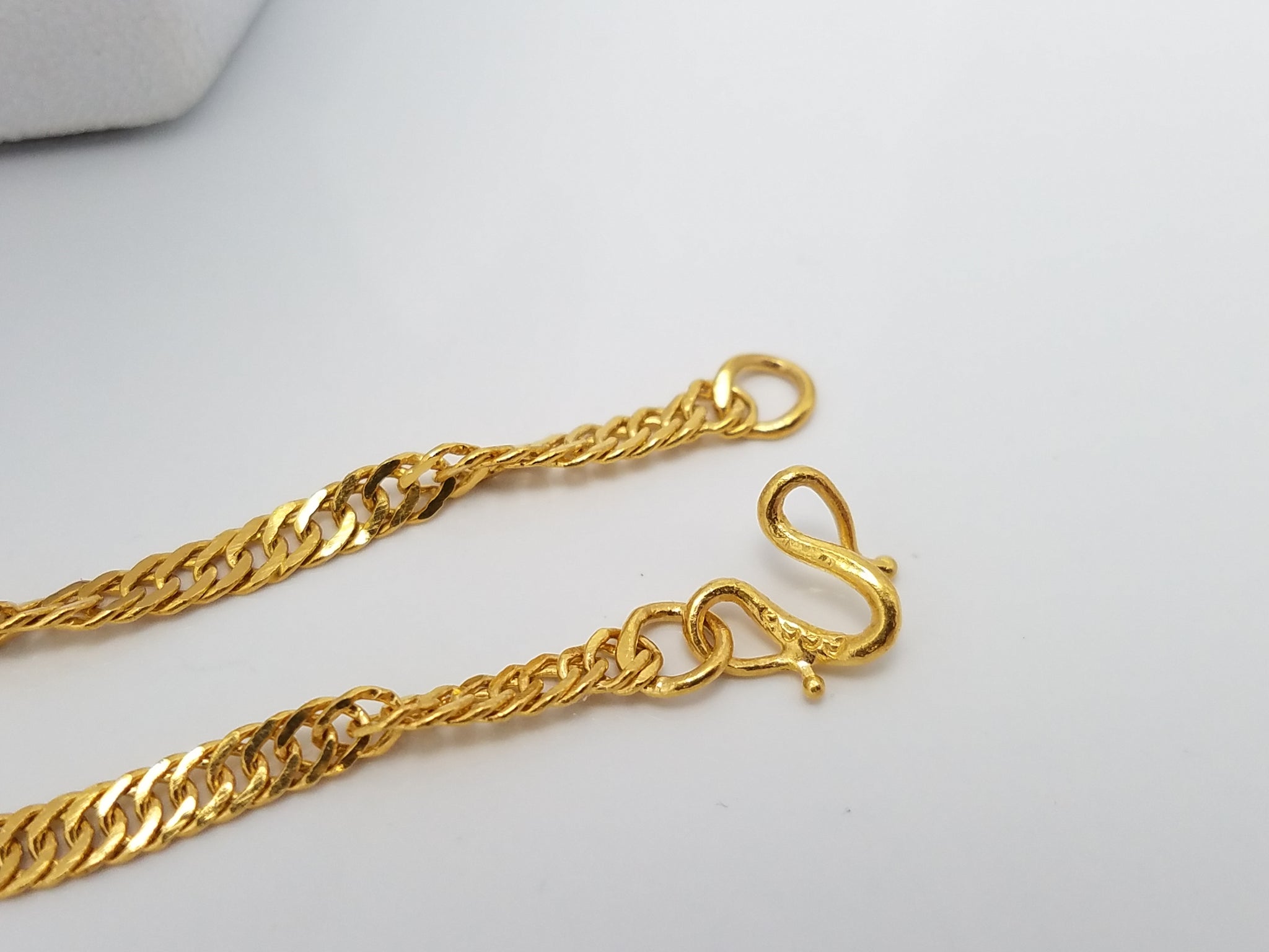 17" 24k Yellow Gold Singapore Link Chain Necklace