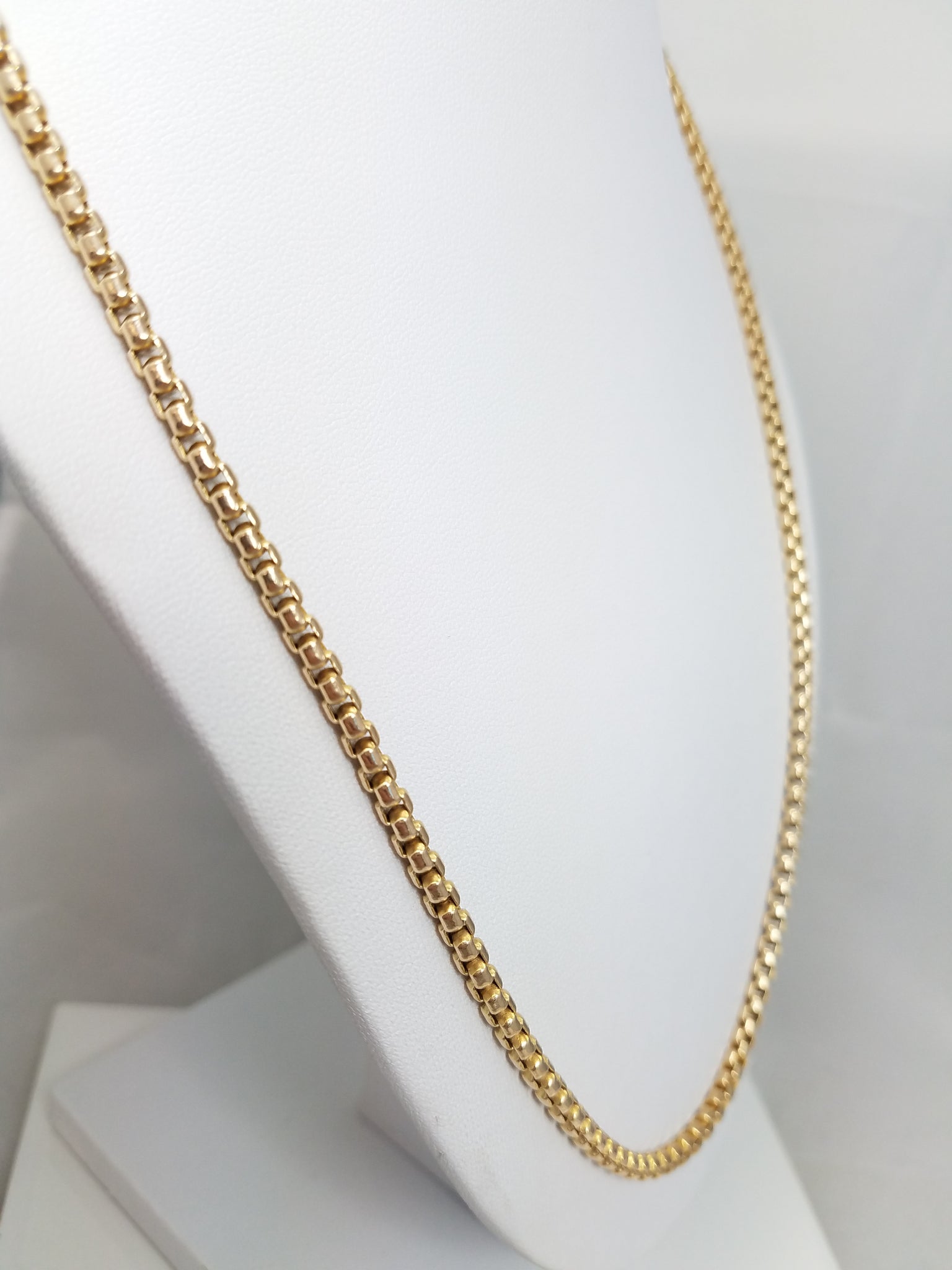 Classic 10k Yellow Gold Round Box Chain Necklace