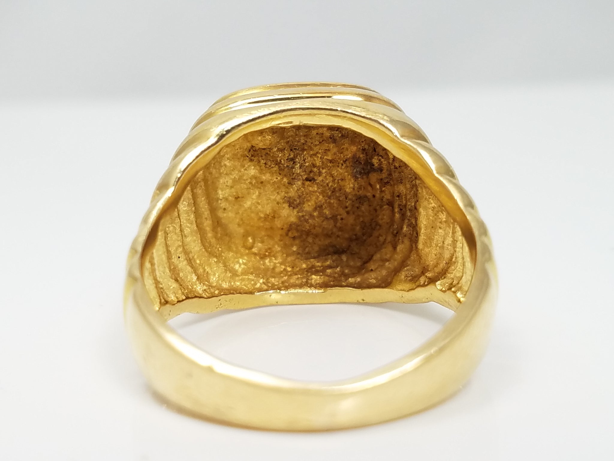 Vintage 18k Solid Yellow Gold Signet Ring