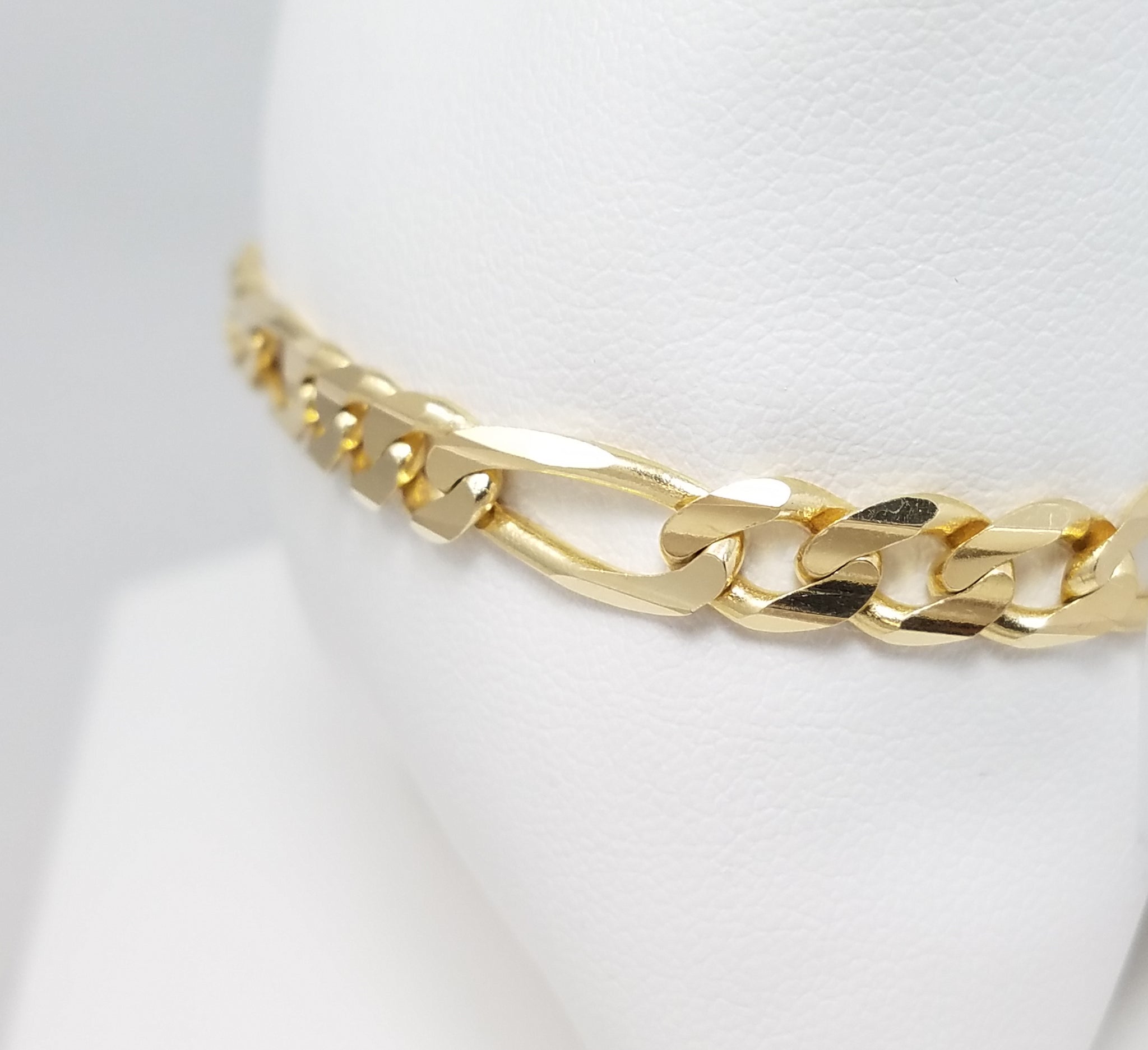 Classic 14k Yellow Gold Figaro 8" Bracelet