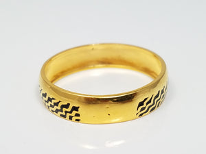 Interesting Men's 22k Yellow Gold Enamel Ring