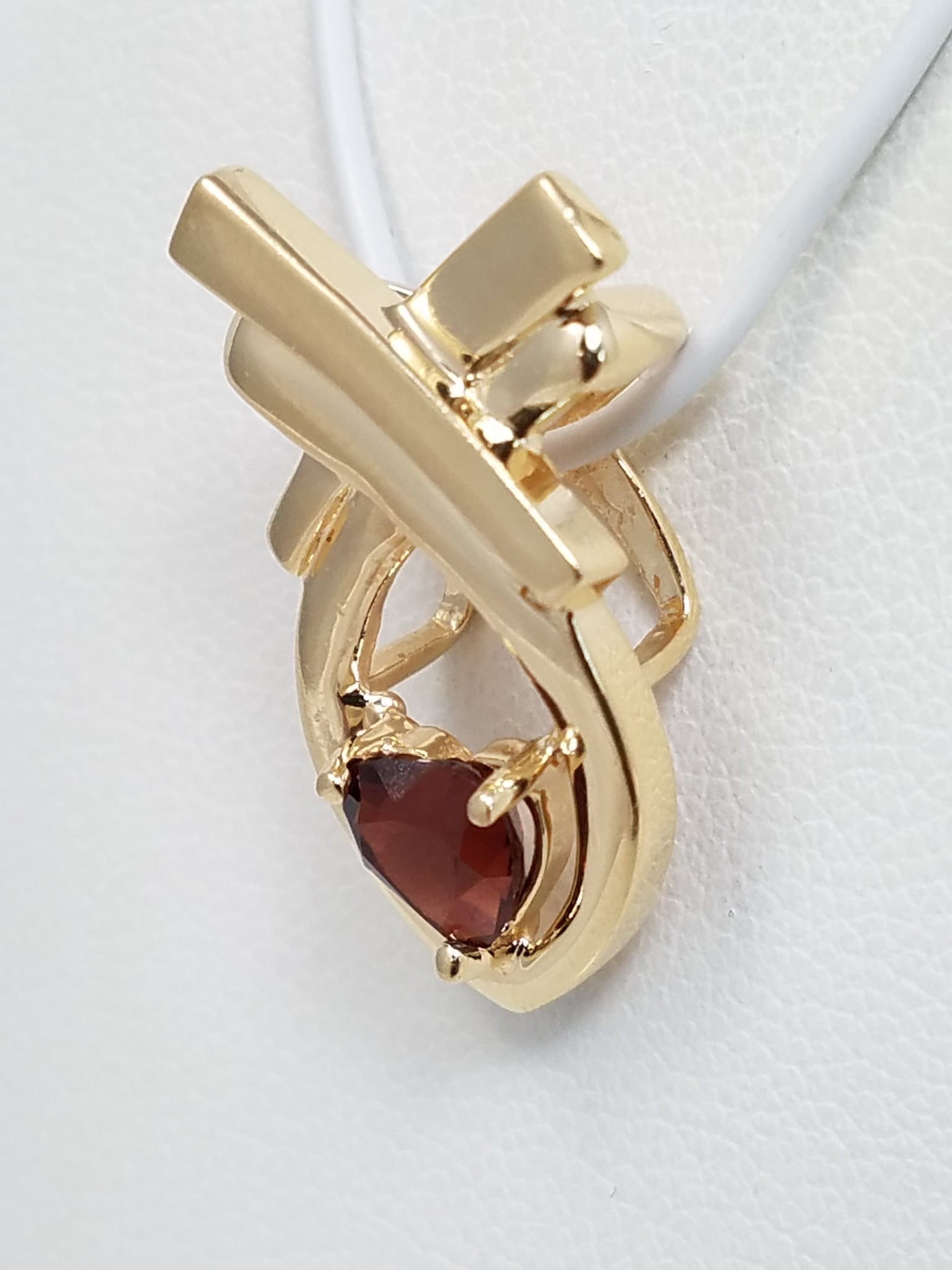 Pretty 1/2ct Natural Garnet Heart 14K Yellow Gold Pendant