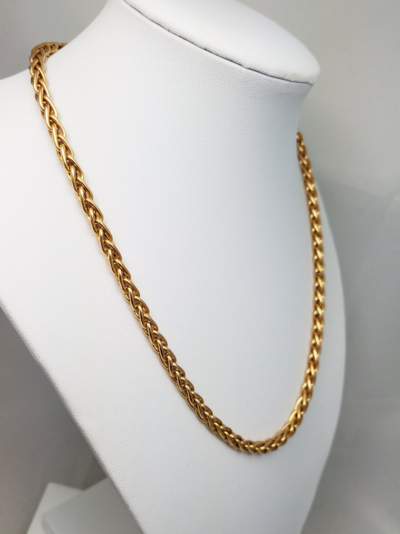 Lavish 18" 18k Yellow Gold Hollow Round Wheat Chain