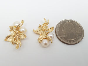Elegant 14k Yellow Gold Cultured Saltwater Akoya Pearl Natural Diamond Earrings