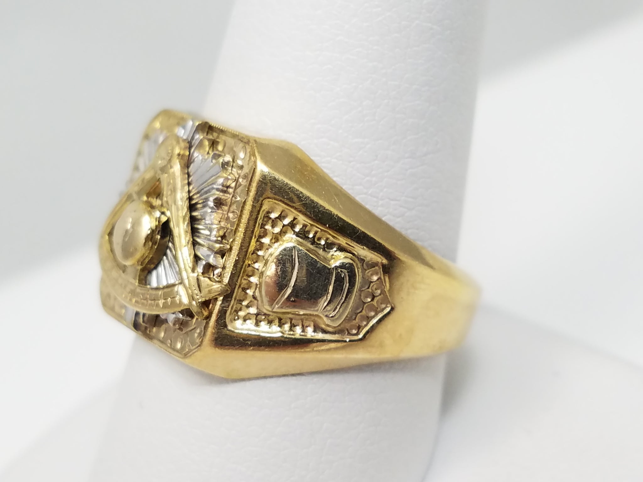 Vintage 10k Yellow Gold Masonic Ring