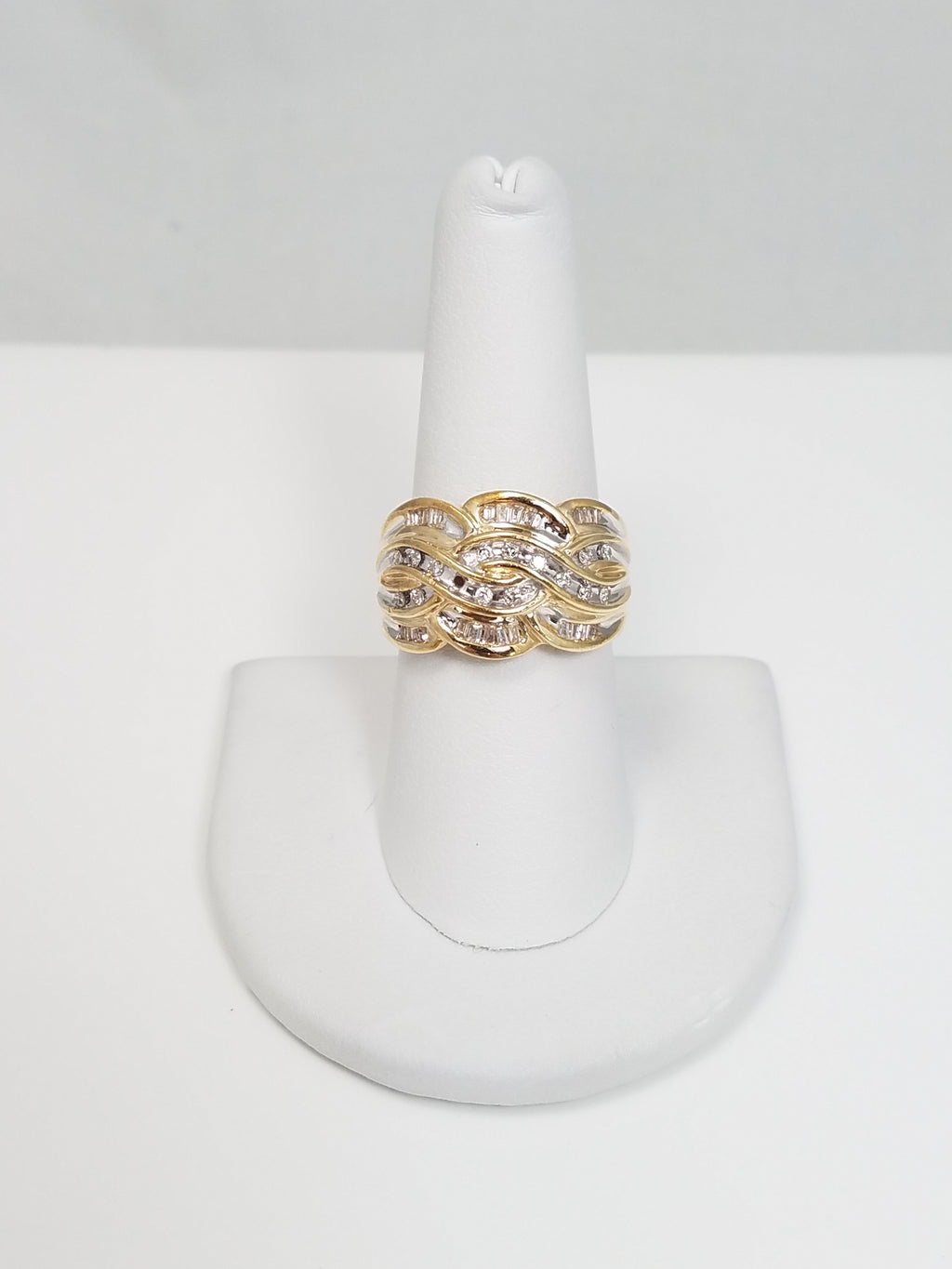 1/2ctw Natural Diamond Wave Ring in 10k Yellow Gold