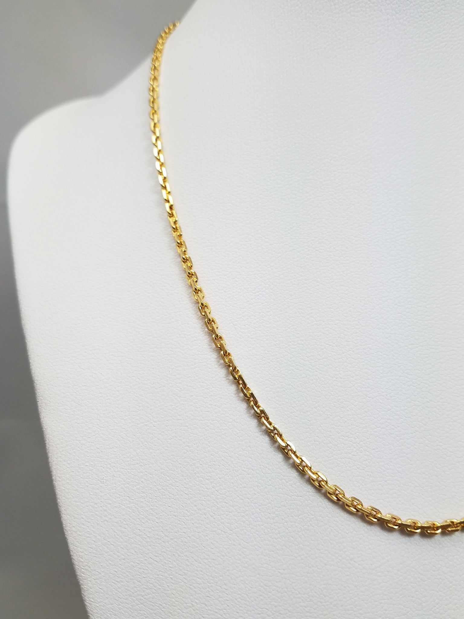 Radiant 20.5k Yellow Gold Anchor Link 16" Necklace