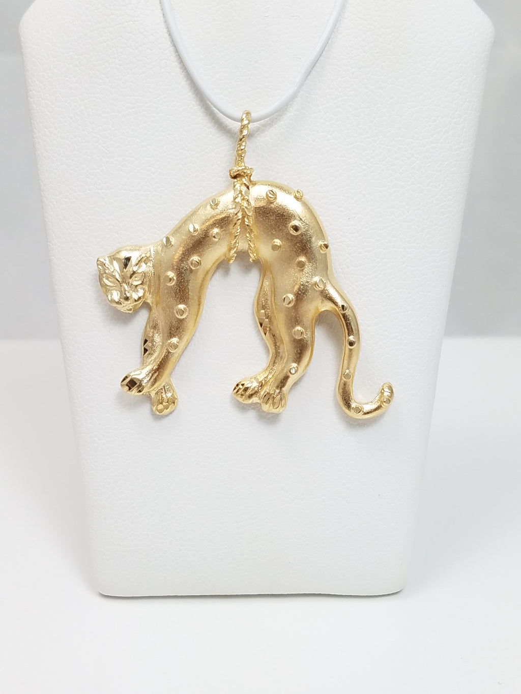 Wild Cheetah Pendant in 14k Yellow Gold