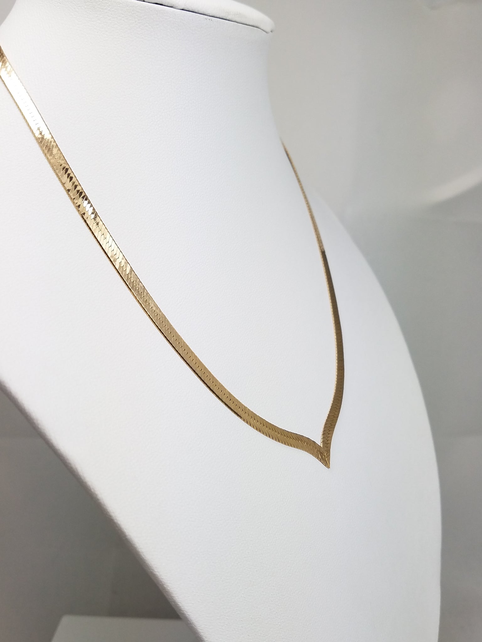 Classic 16" 14k Solid Yellow Gold Herringbone Chain Necklace Italy