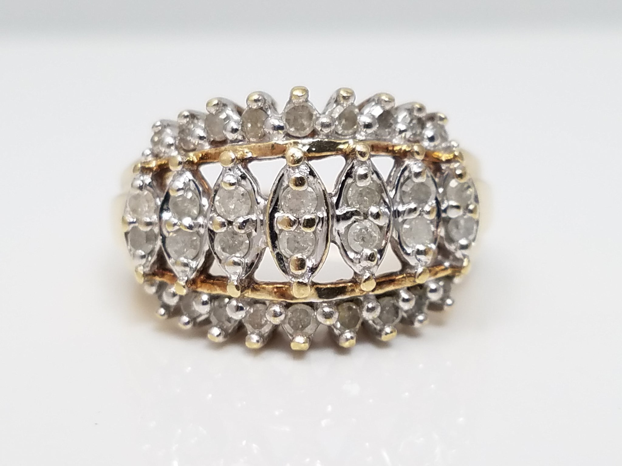 Elegant 10k Yellow Gold Natural Diamond Ring Band