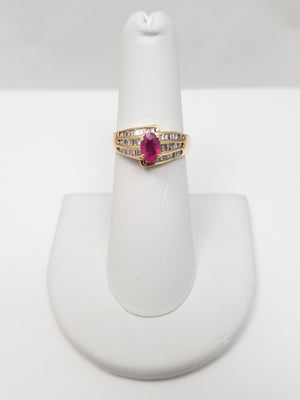 Ravishing 14k Yellow Gold Natural Ruby & Natural Diamond Ring