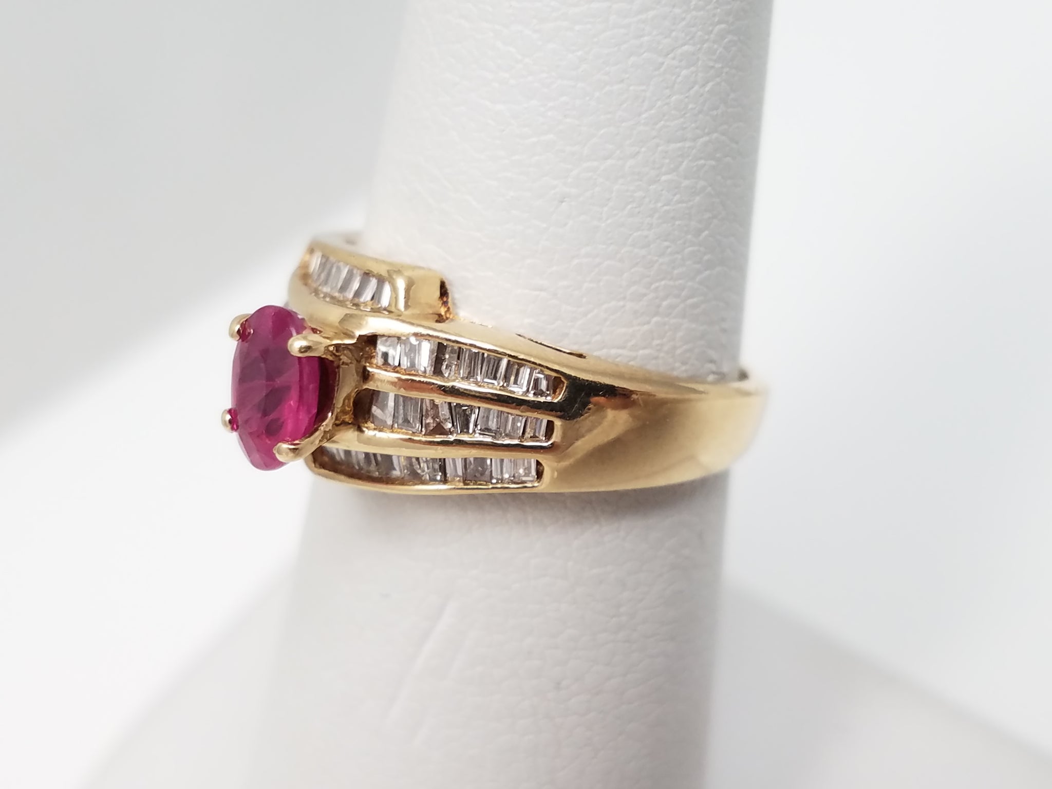 Ravishing 14k Yellow Gold Natural Ruby & Natural Diamond Ring