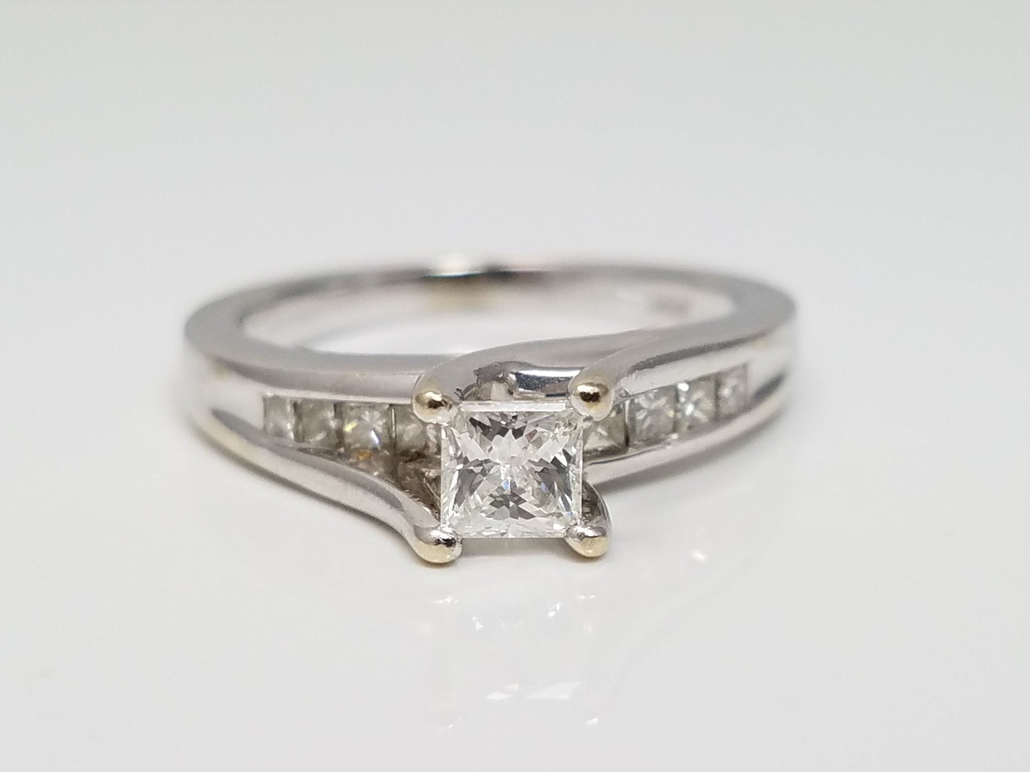 Precious 14k White Gold Natural Diamond Engagement Ring