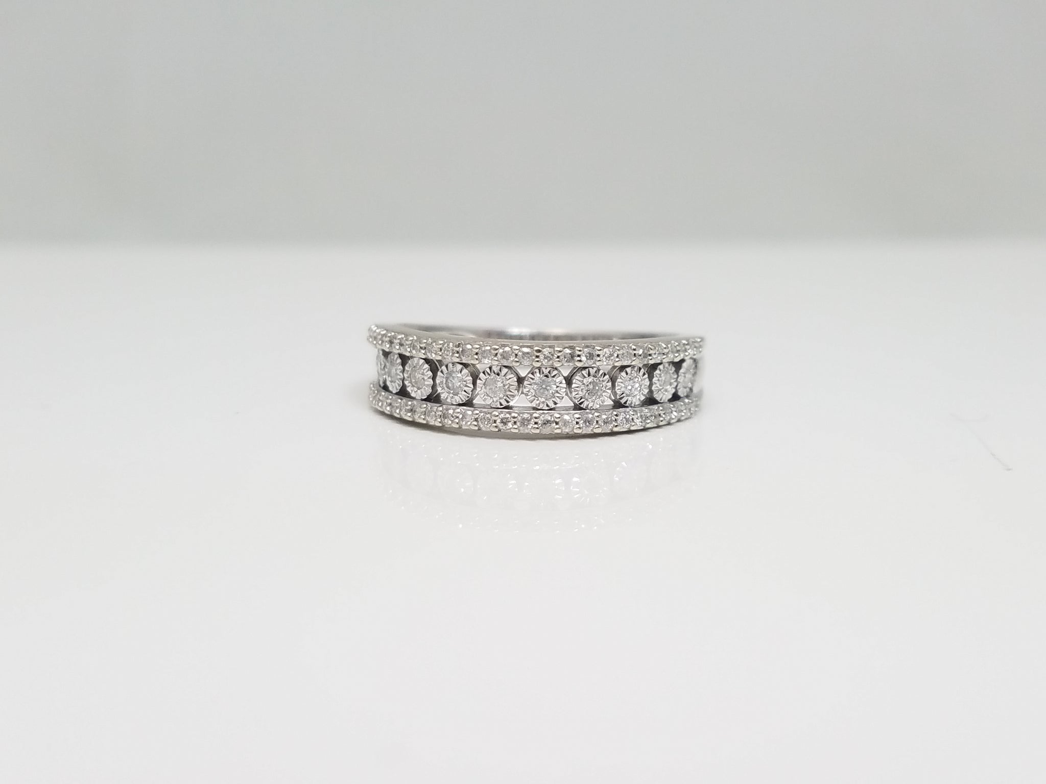 Sparkling Natural Diamond 10k White Gold Ring Band