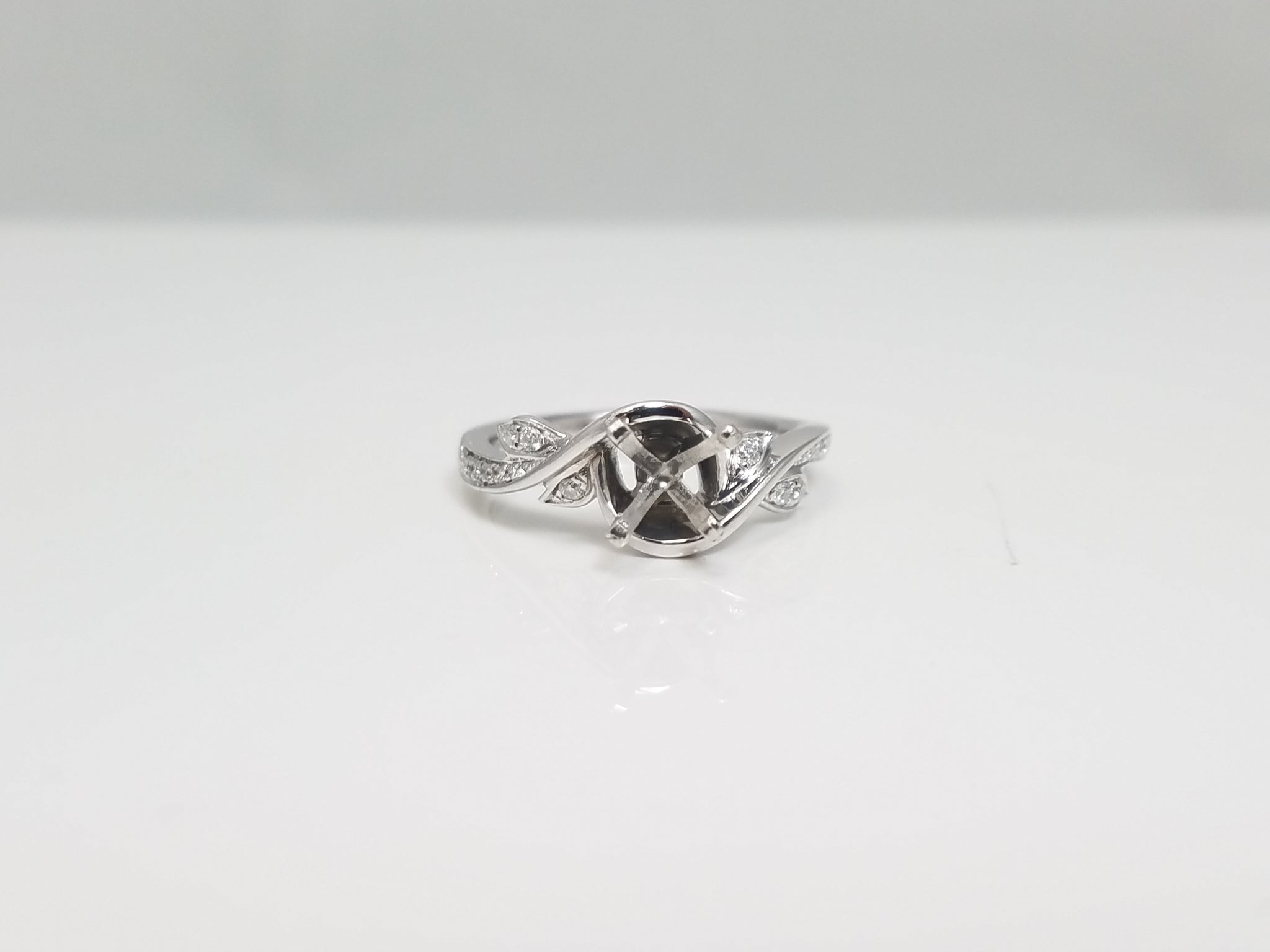 14k White Gold Diamond Accented Ring Mount