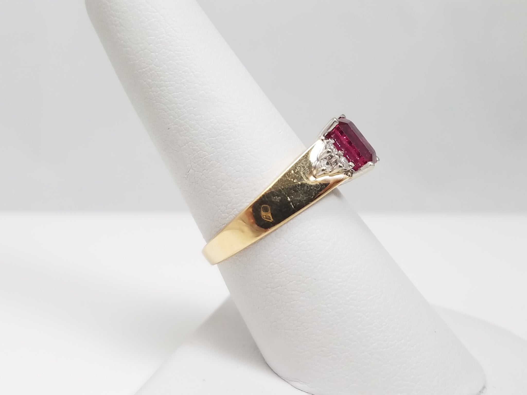 Striking 10k Yellow Gold Synthetic Red Gemstone & Natural Diamond Ring