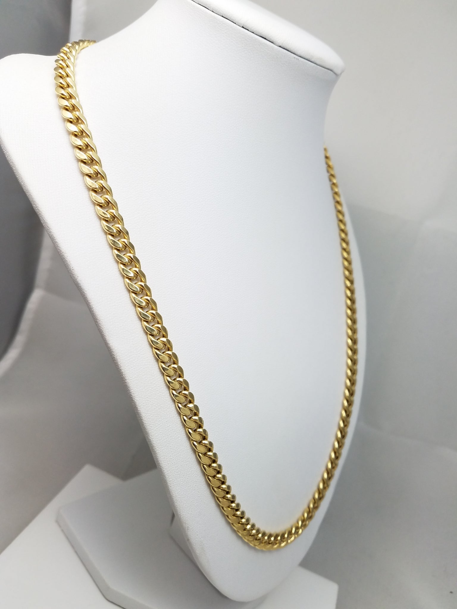 Attractive 22" Hollow 14k Yellow Gold Cuban Link Chain