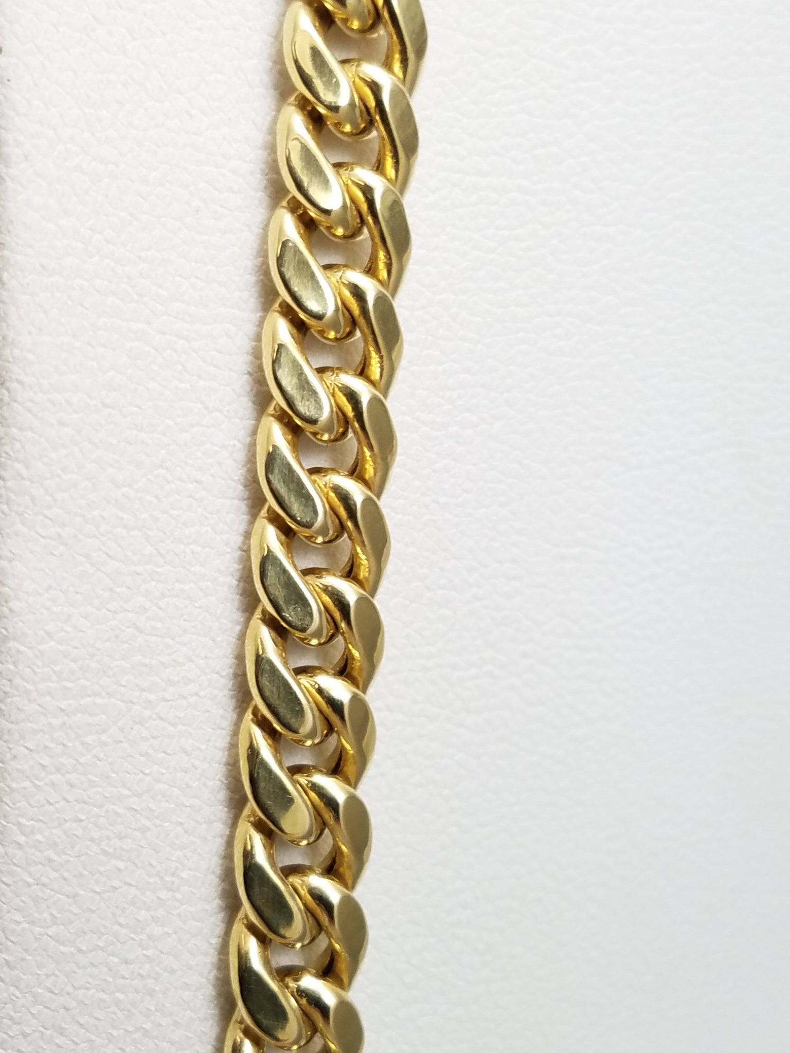 Attractive 22" Hollow 14k Yellow Gold Cuban Link Chain