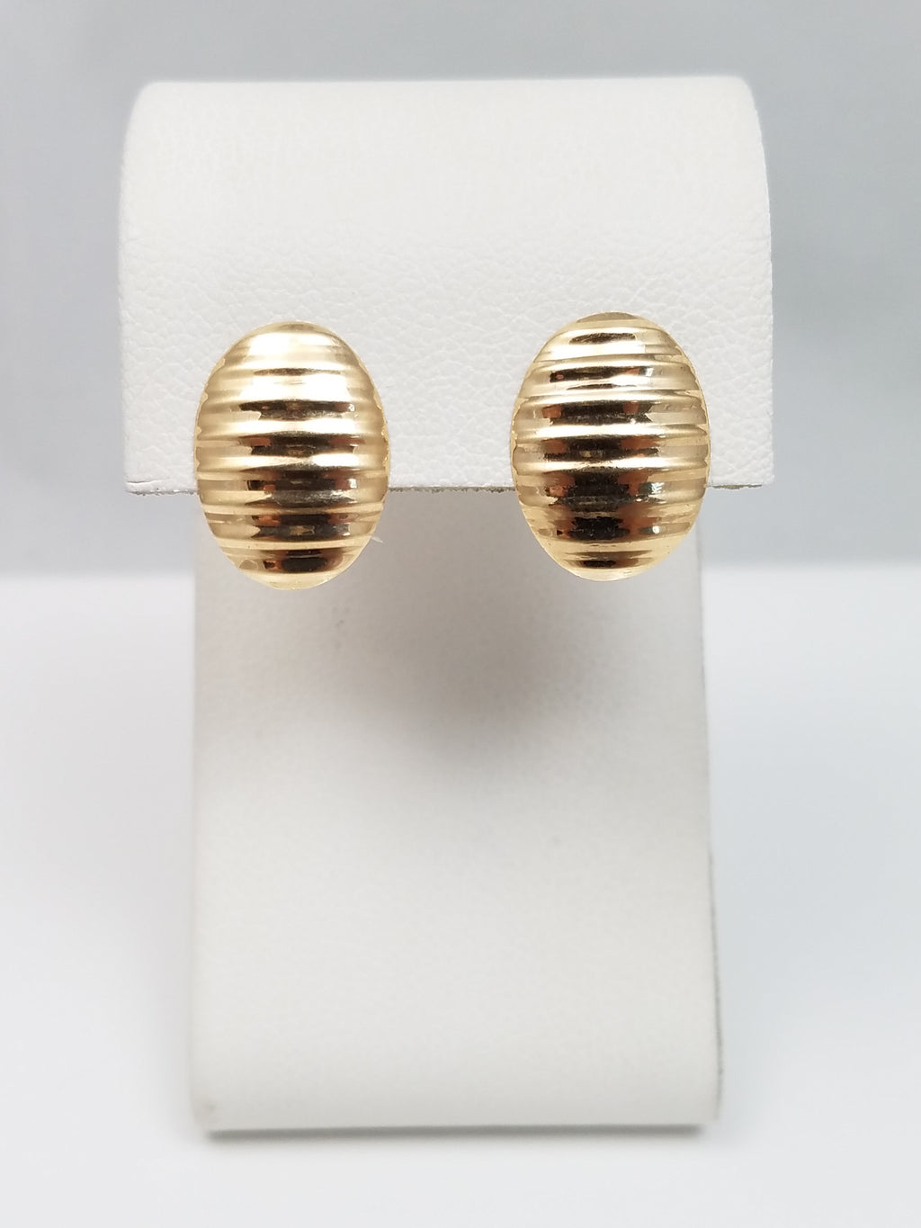 Cute 14k Yellow Gold Ribbed Earrings