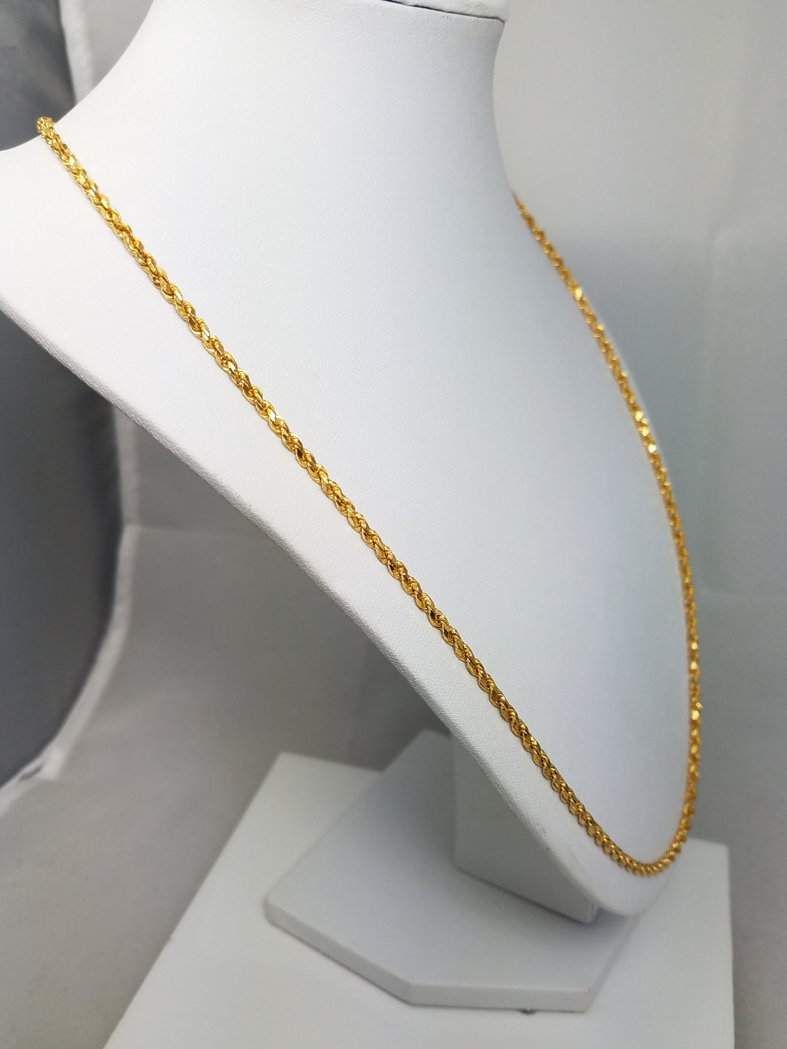 Vibrant 23.5" Solid 22k Yellow Gold Diamond Cut Rope Chain Necklace