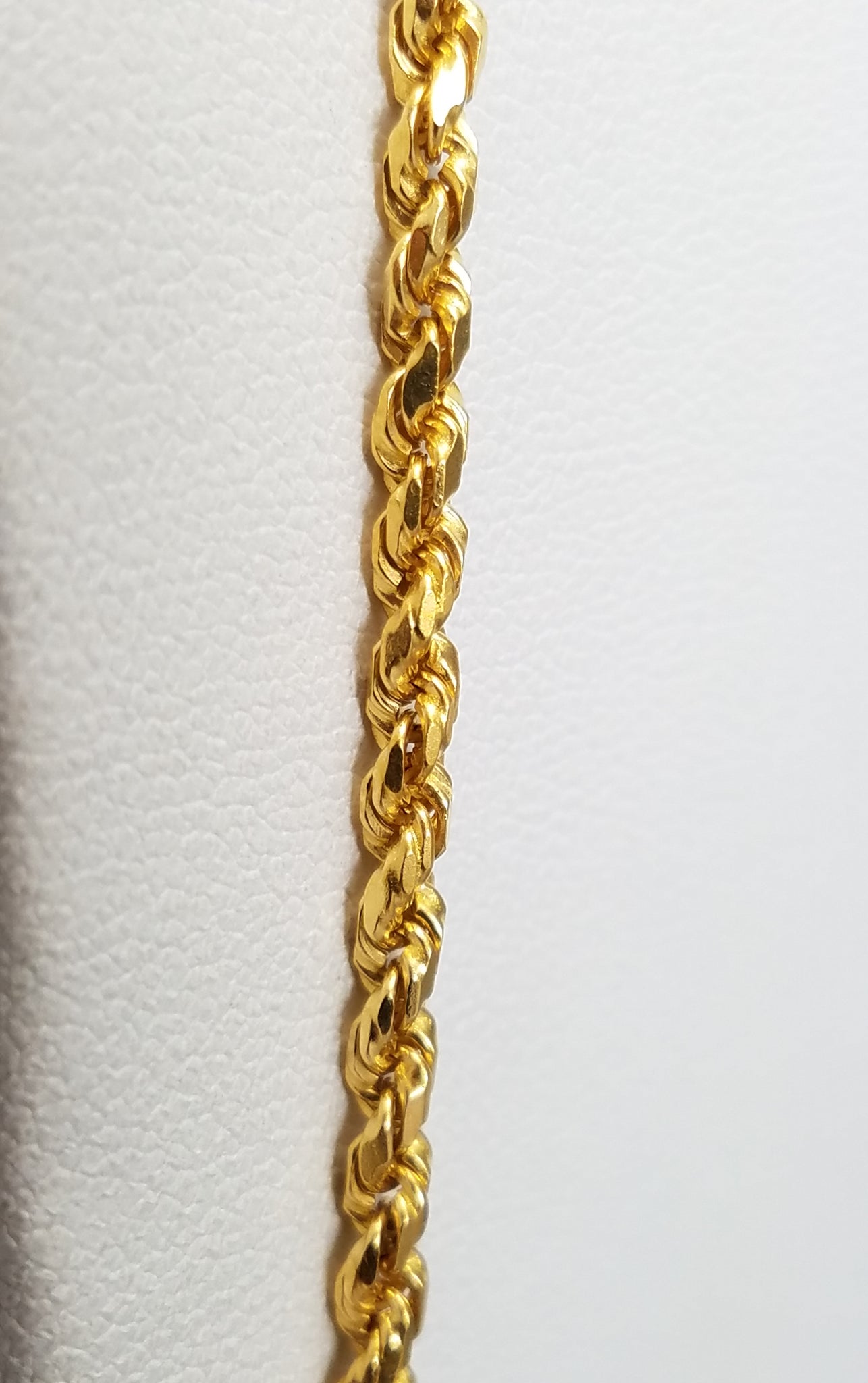 Vibrant 23.5" Solid 22k Yellow Gold Diamond Cut Rope Chain Necklace