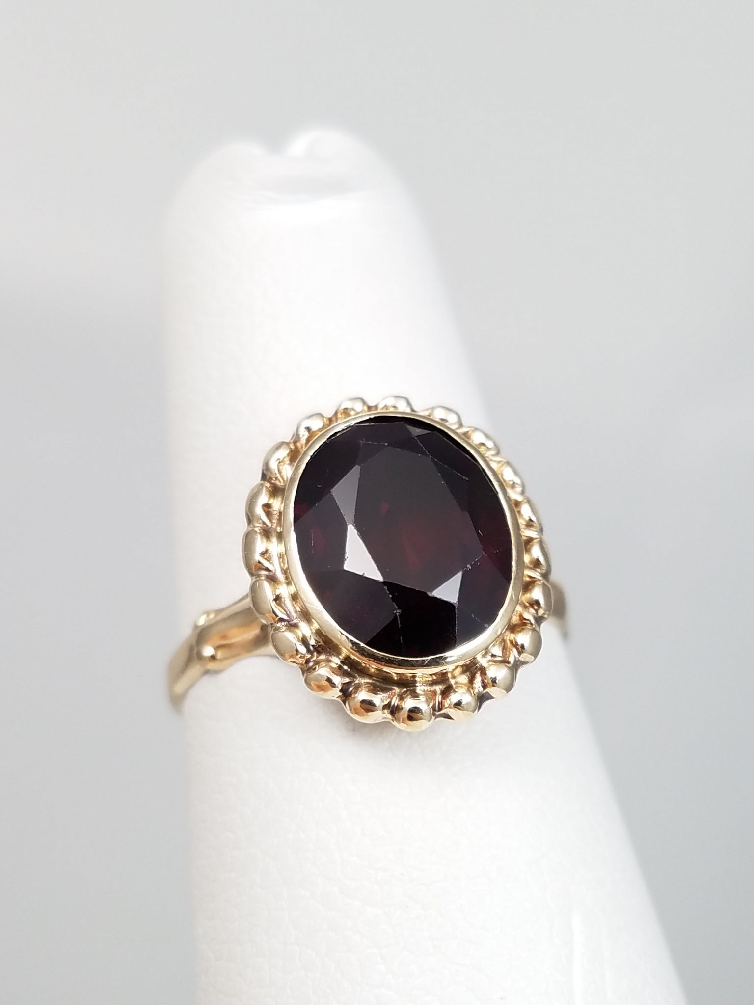 Soothing Vintage 10k Yellow Gold Synthetic Red Gemstone Ring