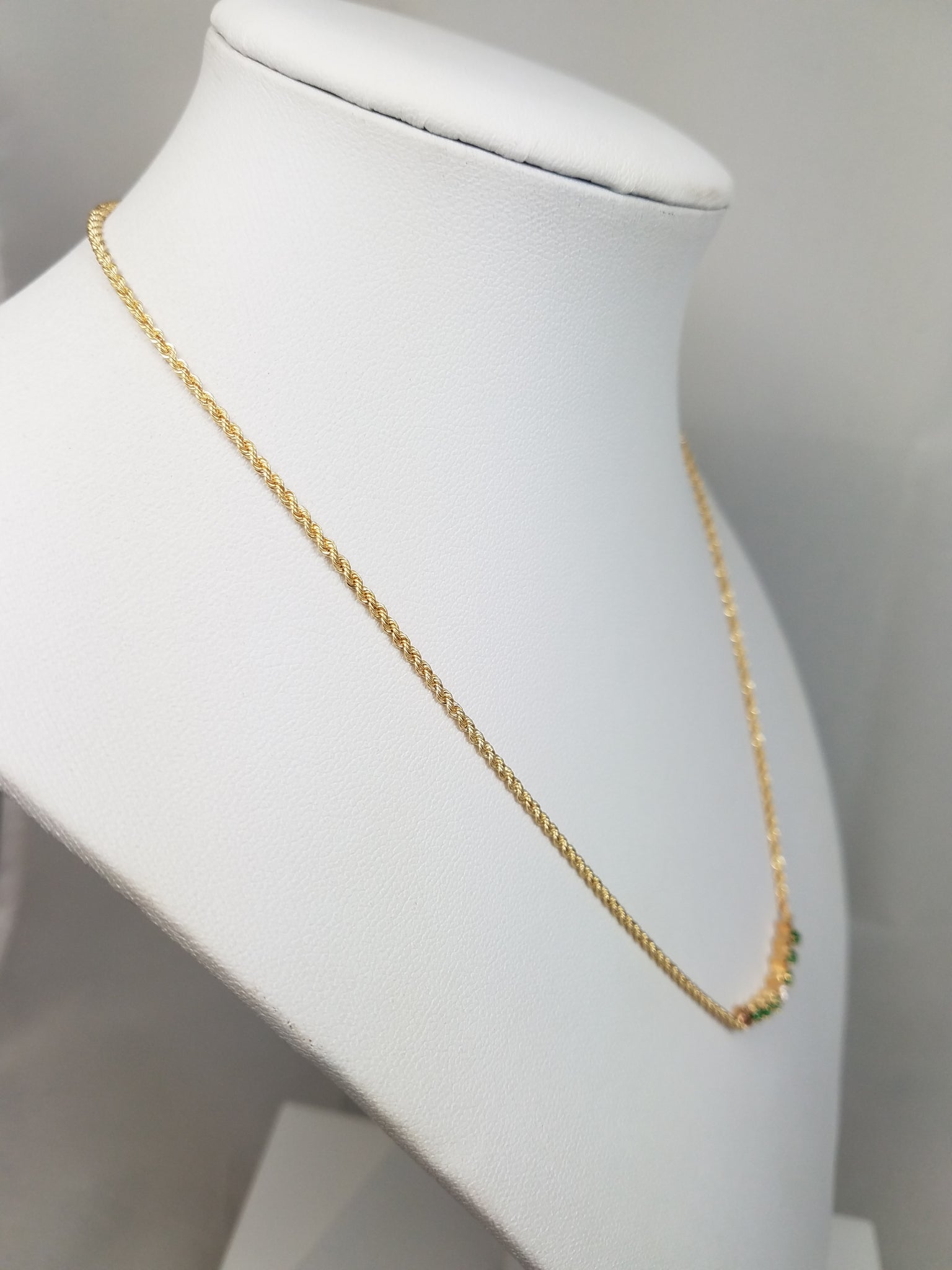 Opulent 16.5" 14k Yellow Gold Natural Emerald Diamond Necklace