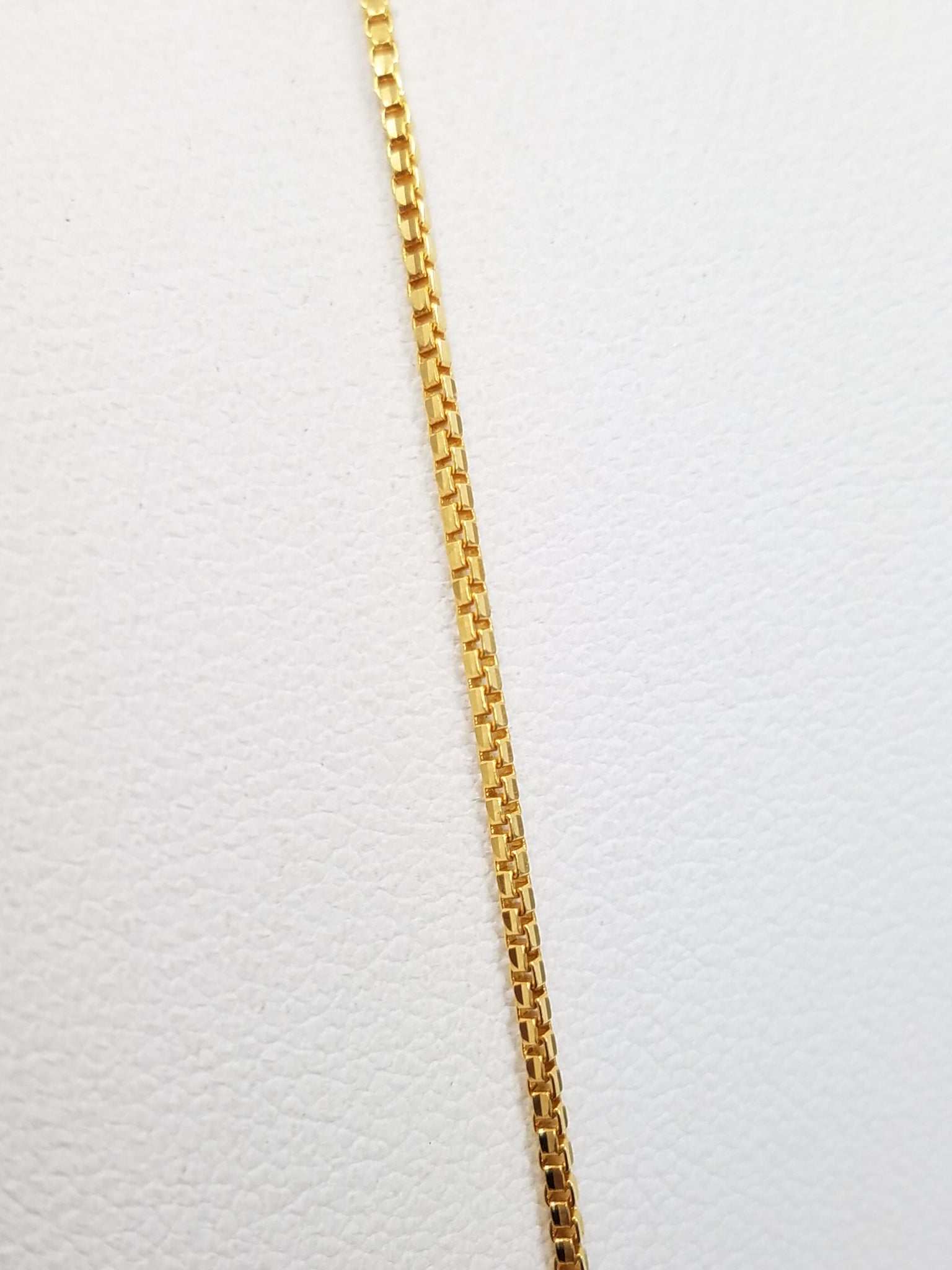 Classic 18" Solid 19k Yellow Gold Box Link Chain Necklace