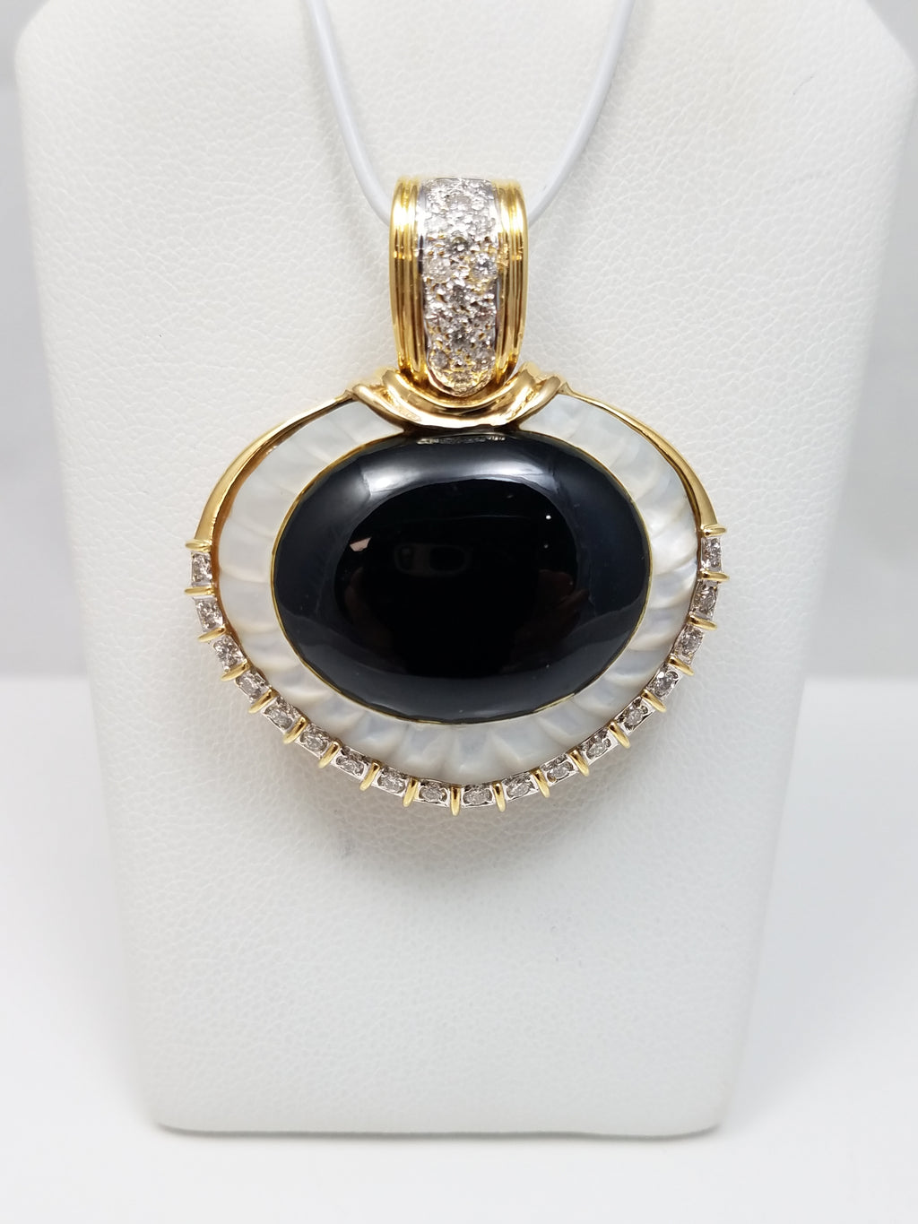 Vintage 18k Yellow Gold Natural Onyx Mother Of Pearl Diamond Pendant/Brooch