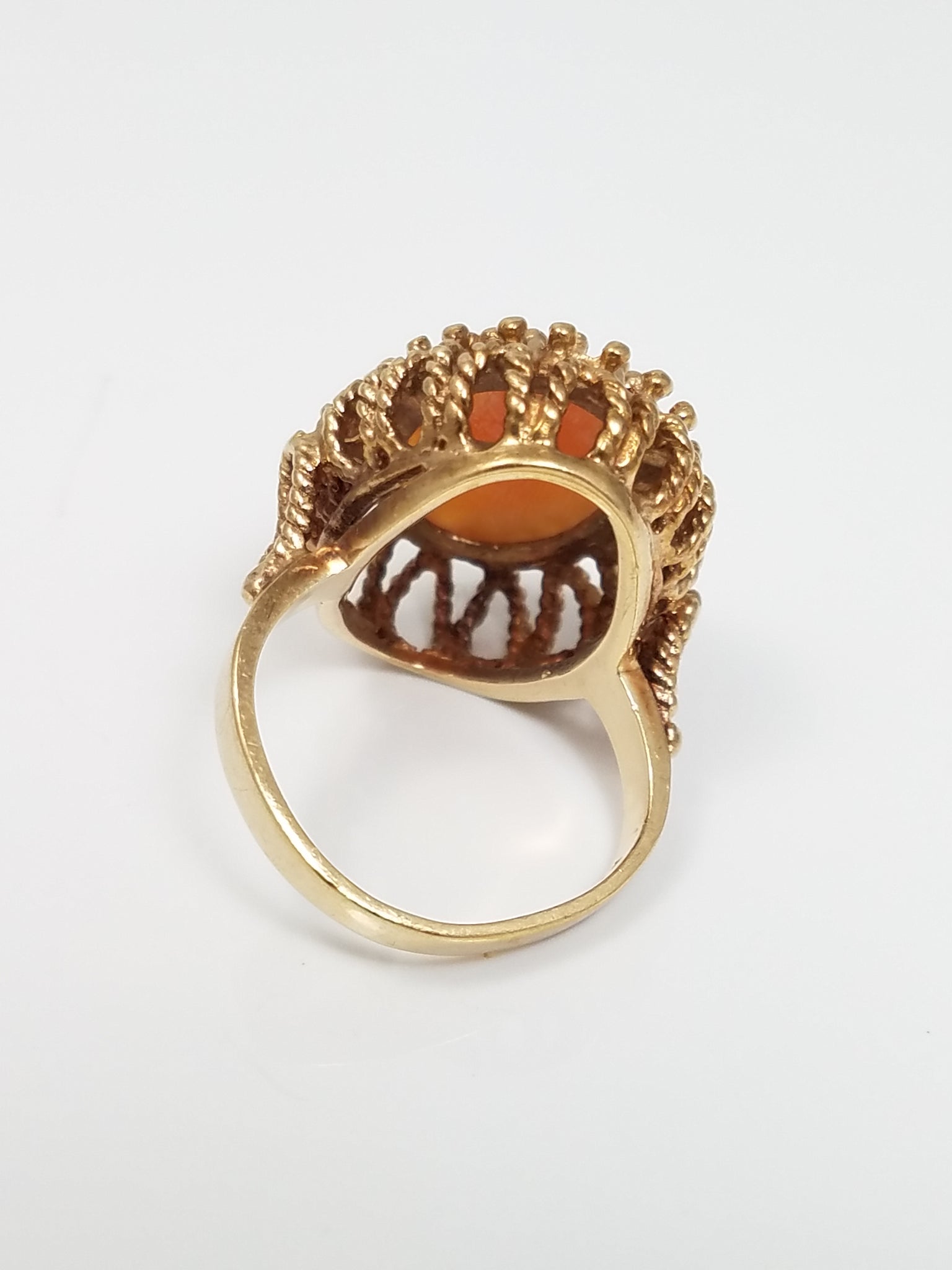 Vintage Natural Shell Cameo 10k Yellow Gold Ring