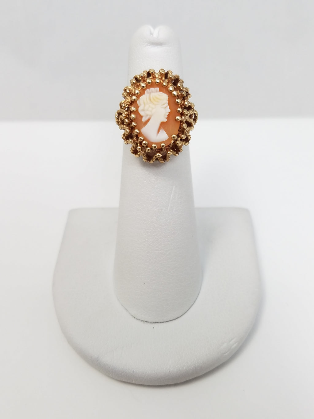 Vintage Natural Shell Cameo 10k Yellow Gold Ring