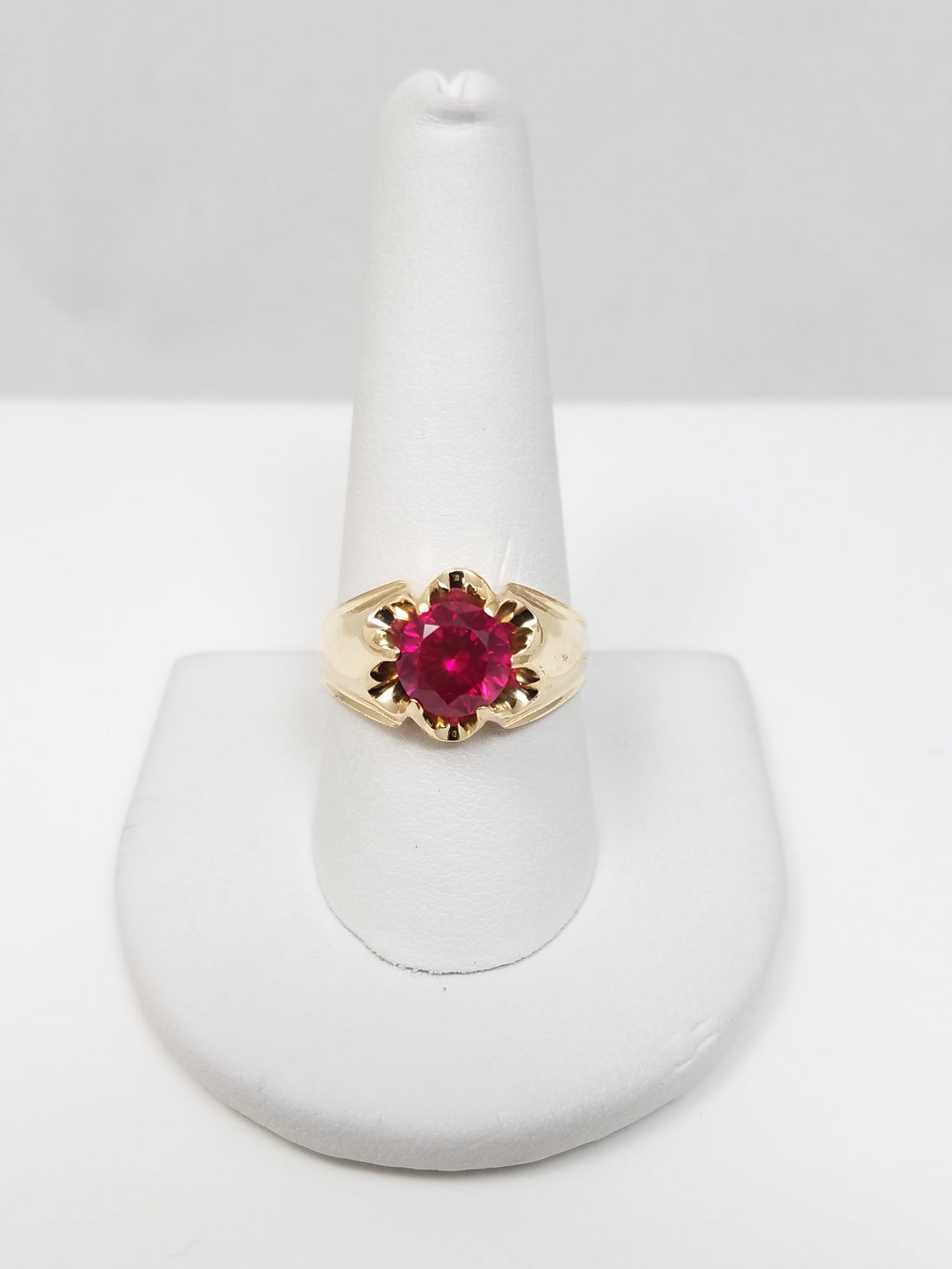 Vibrant Men's Vintage 14k Yellow Gold Synthetic Ruby Ring