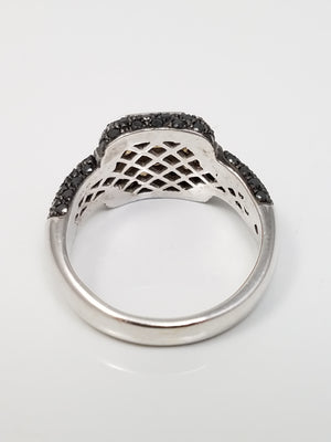 18k White Gold Natural Black & White Diamond Ring Band