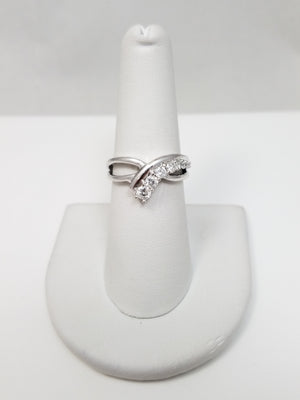 Chic 10k White Gold Natural Diamond Freeform Design Ring