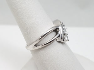 Chic 10k White Gold Natural Diamond Freeform Design Ring