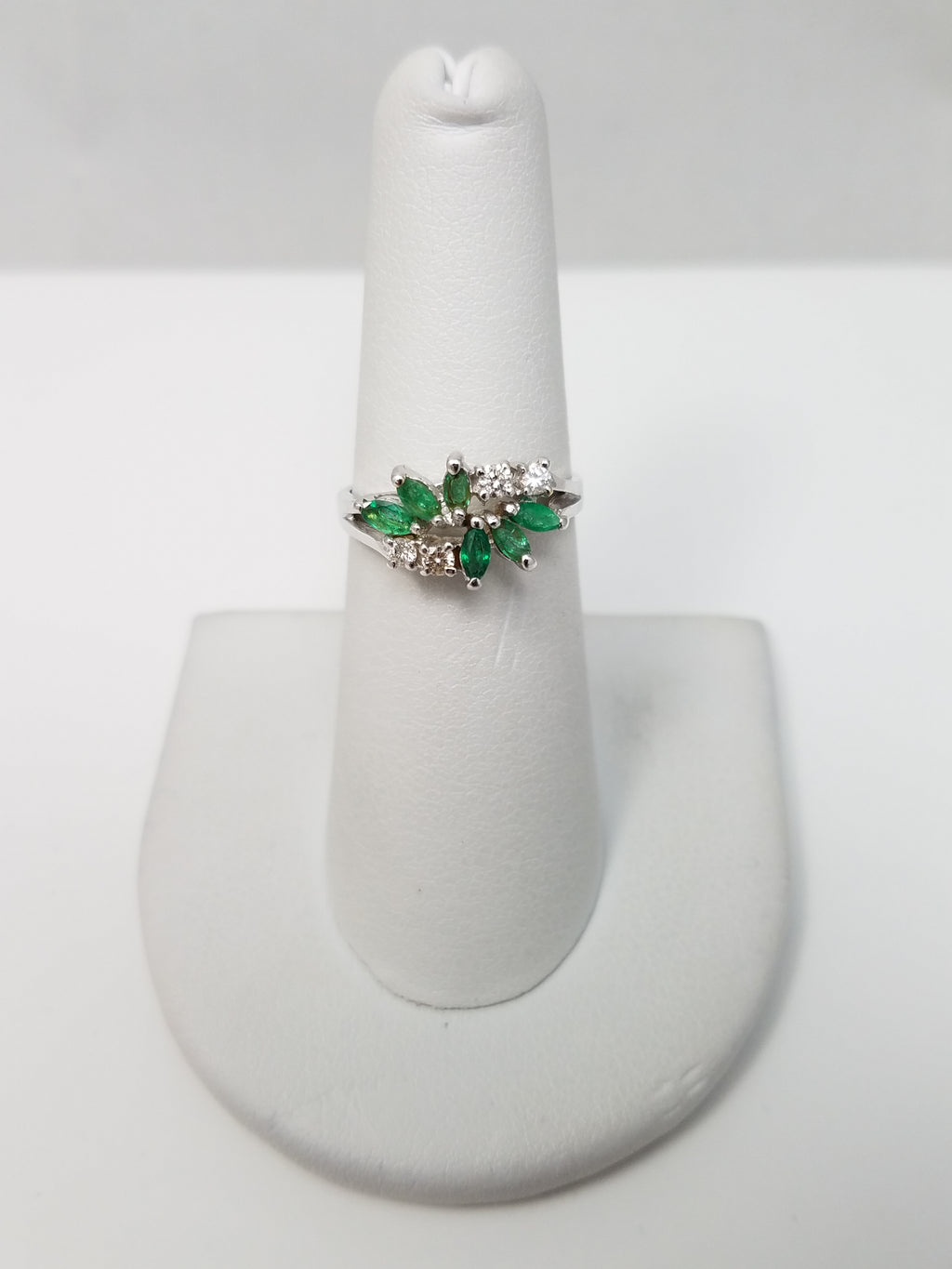 Precious 14k White Gold Natural Emerald Diamond Ring