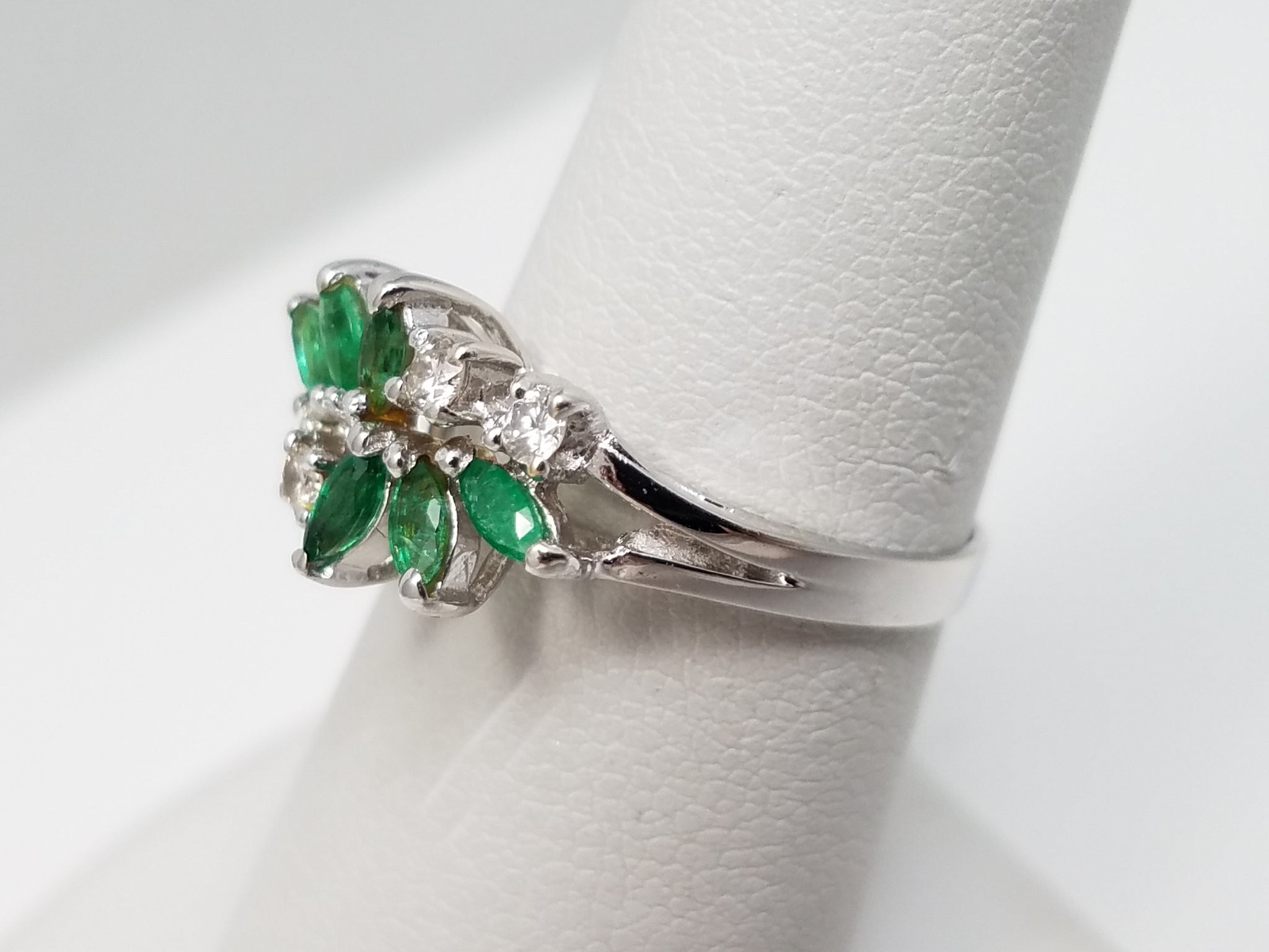 Precious 14k White Gold Natural Emerald Diamond Ring