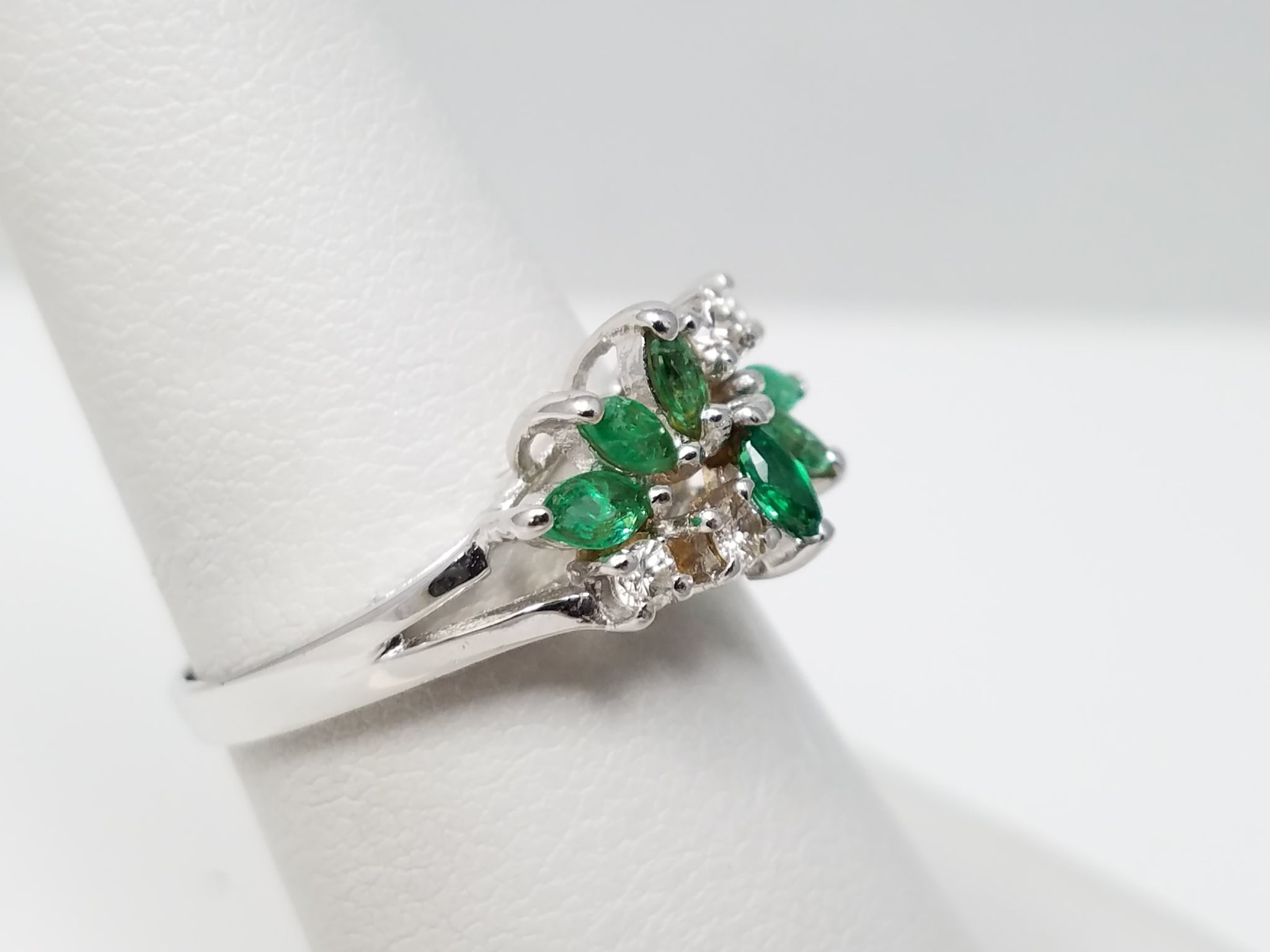 Precious 14k White Gold Natural Emerald Diamond Ring