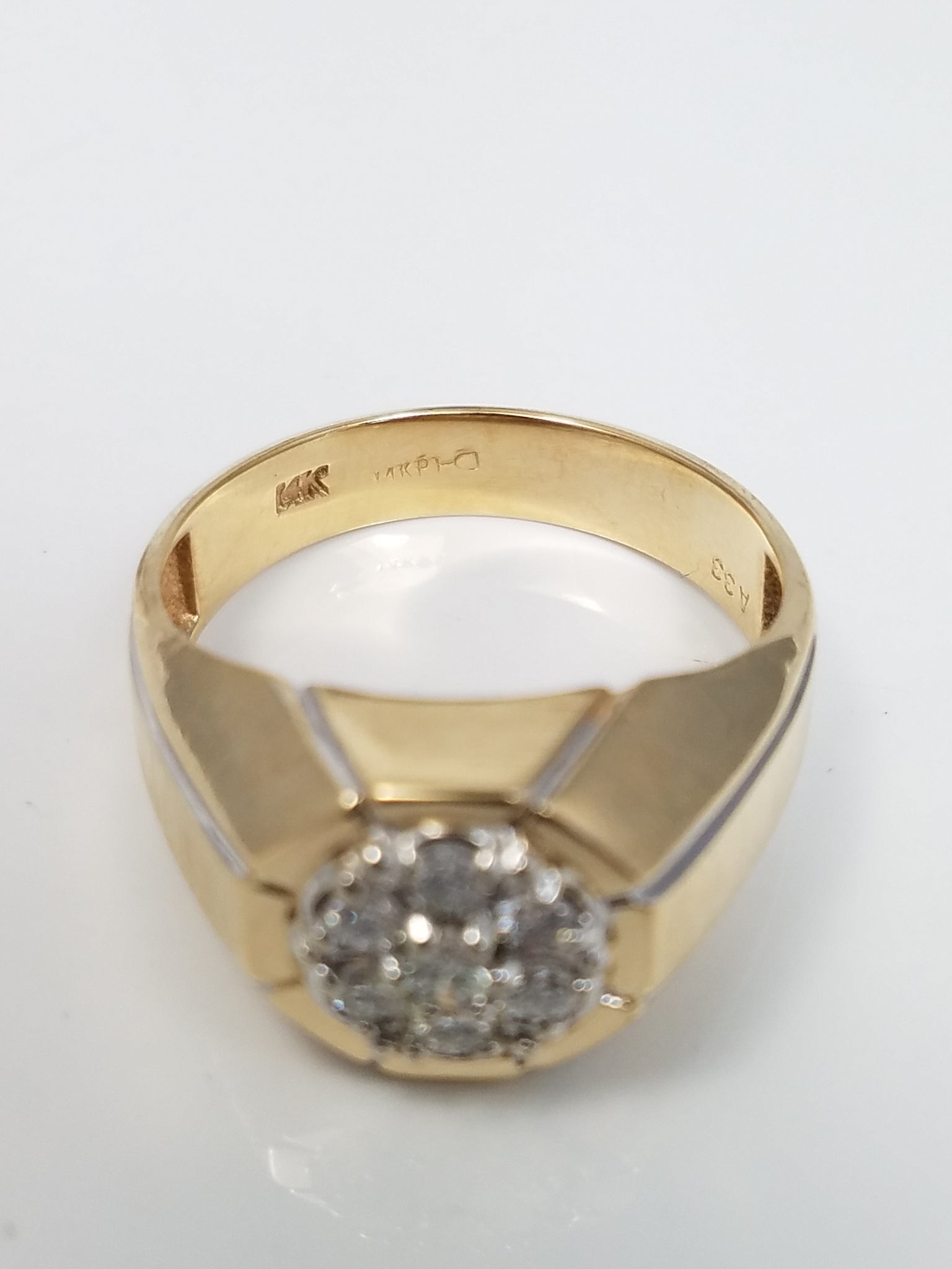 Men's Dazzling 14k Yellow Gold Natural Diamond Ring