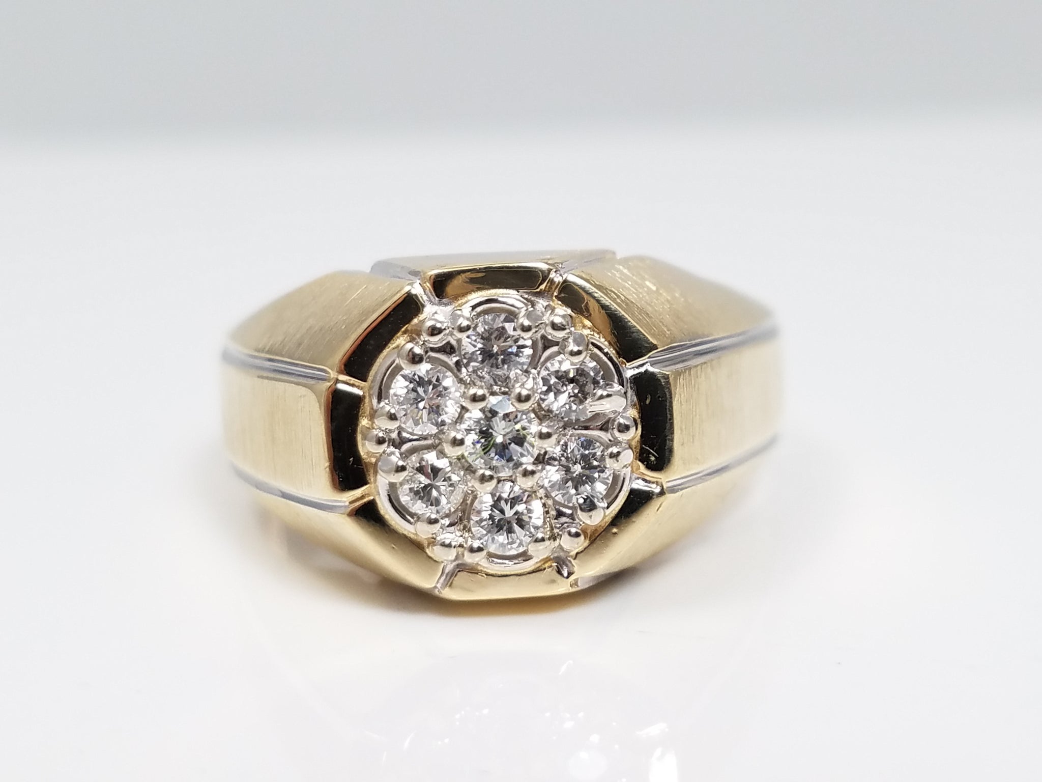 Men's Dazzling 14k Yellow Gold Natural Diamond Ring