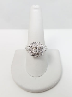 Elegant 10k White Gold Natural Diamond Engagement Ring