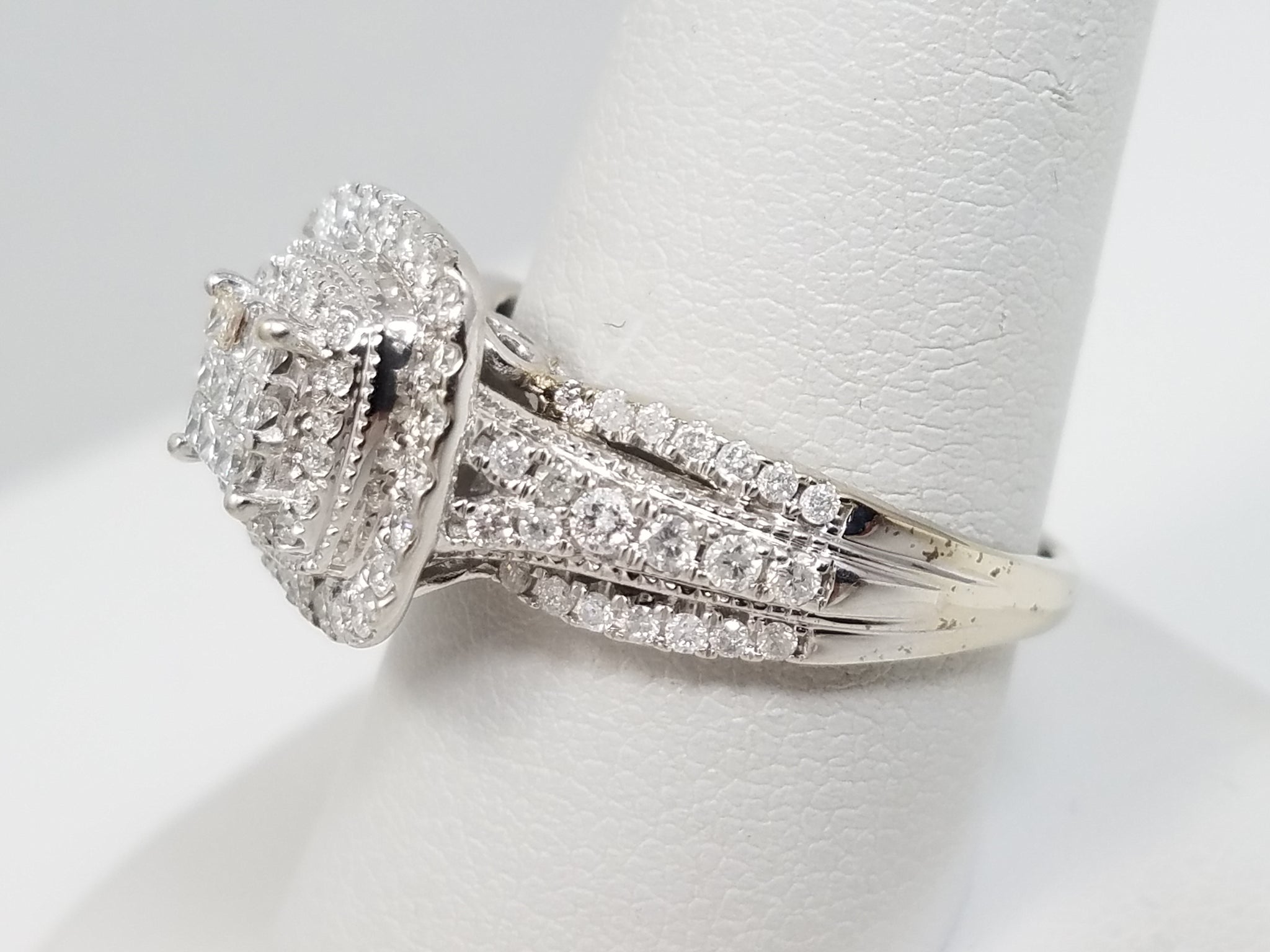 Elegant 10k White Gold Natural Diamond Engagement Ring