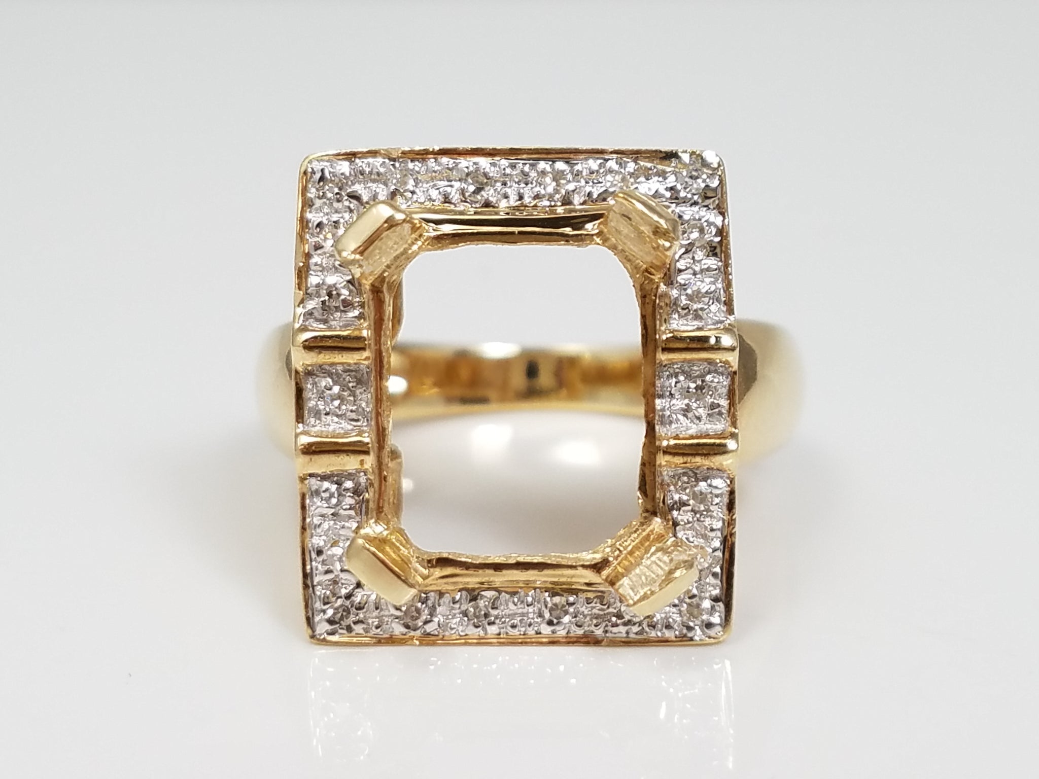 Gorgeous 14k Yellow Gold Natural Diamond Ring Mount