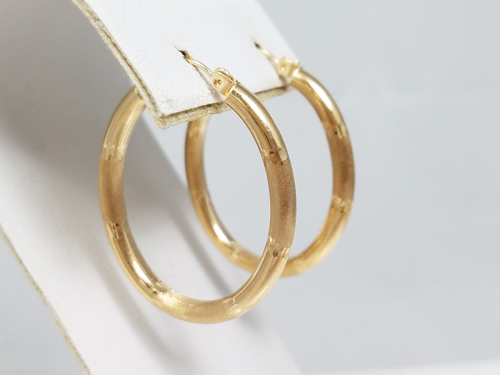 Graceful 14k Yellow Gold Hollow Hoop Earrings