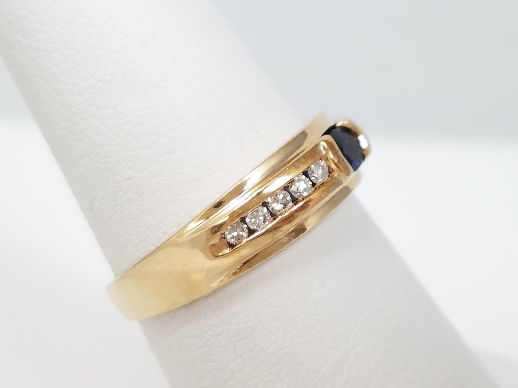 Splendid 10k Yellow Gold Natural Sapphire & Natural Diamond Ring Band