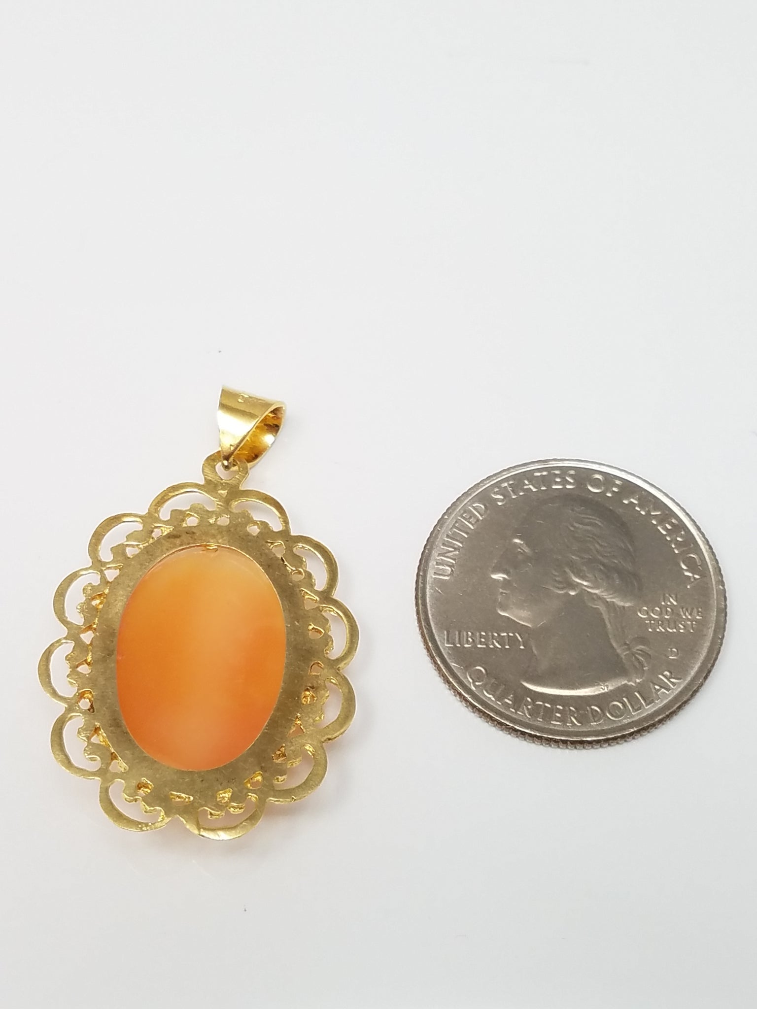 Vintage 14k Yellow Gold Natural Shell Cameo Pendant