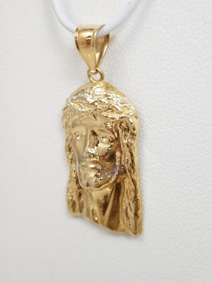 Splendid 10k Yellow Gold Jesus Pendant